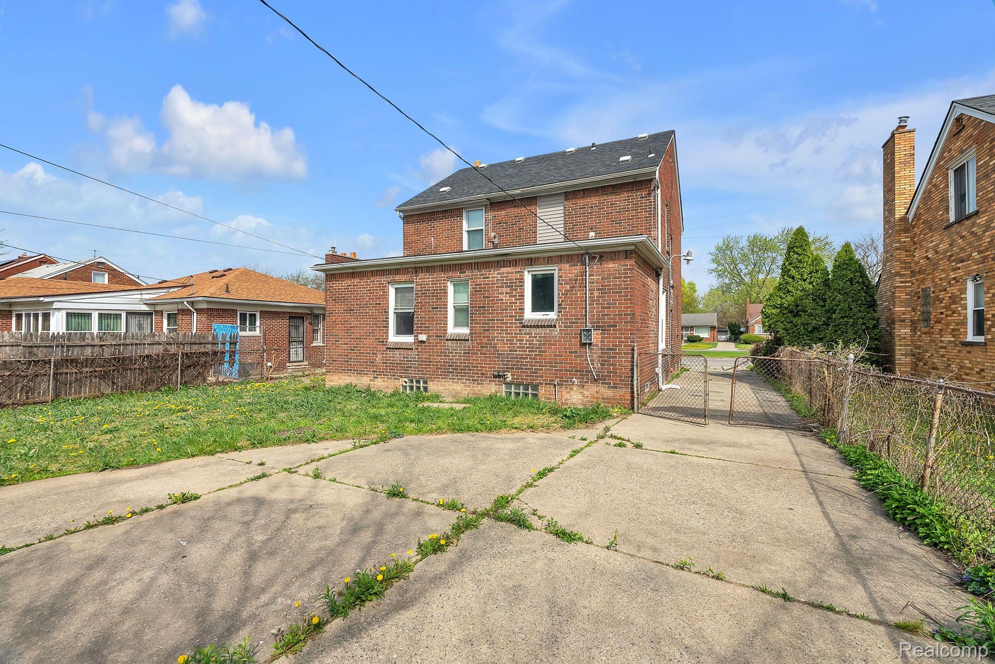 8790 E Outer Drive Detroit City MI 48213