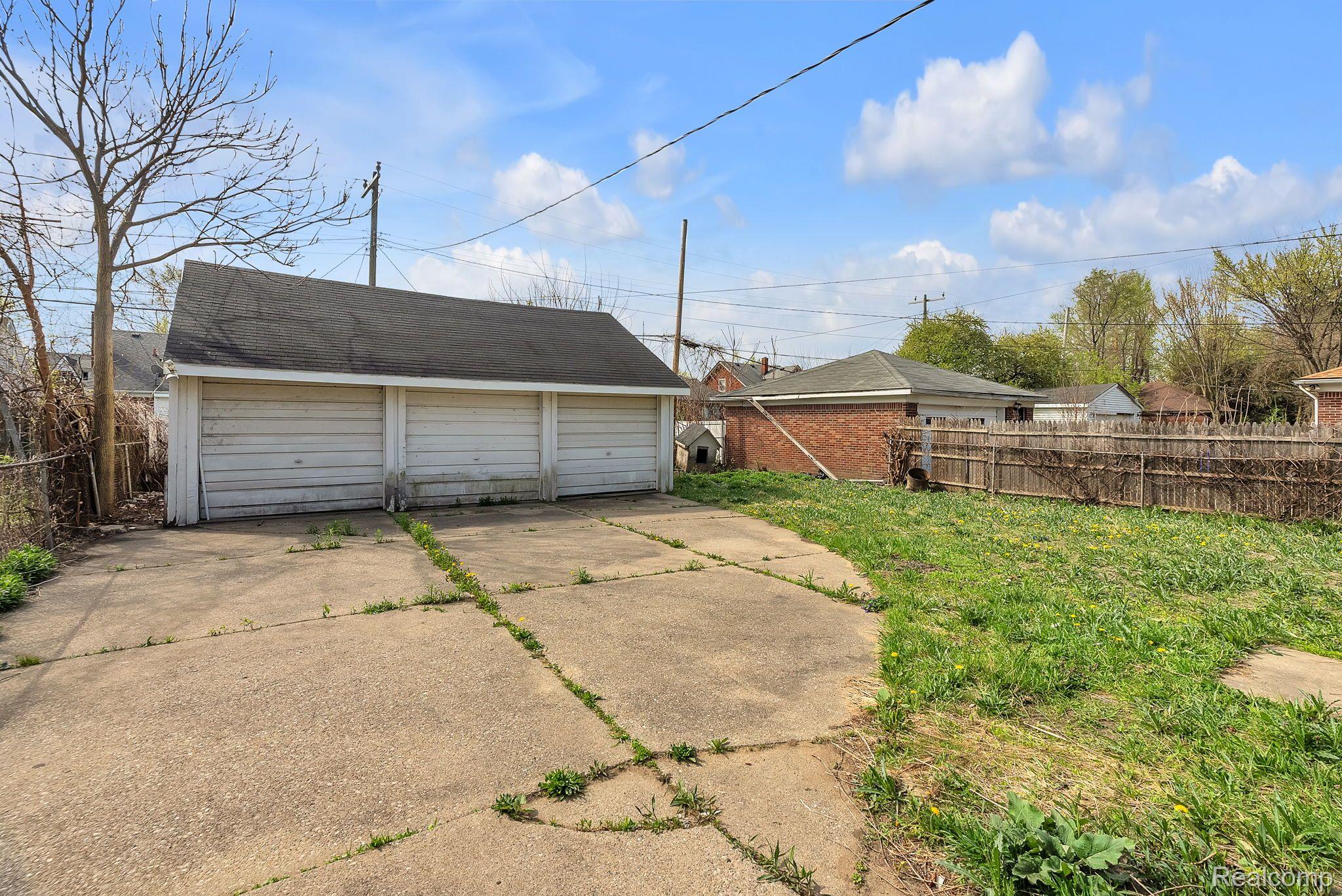 8790 E Outer Drive Detroit City MI 48213