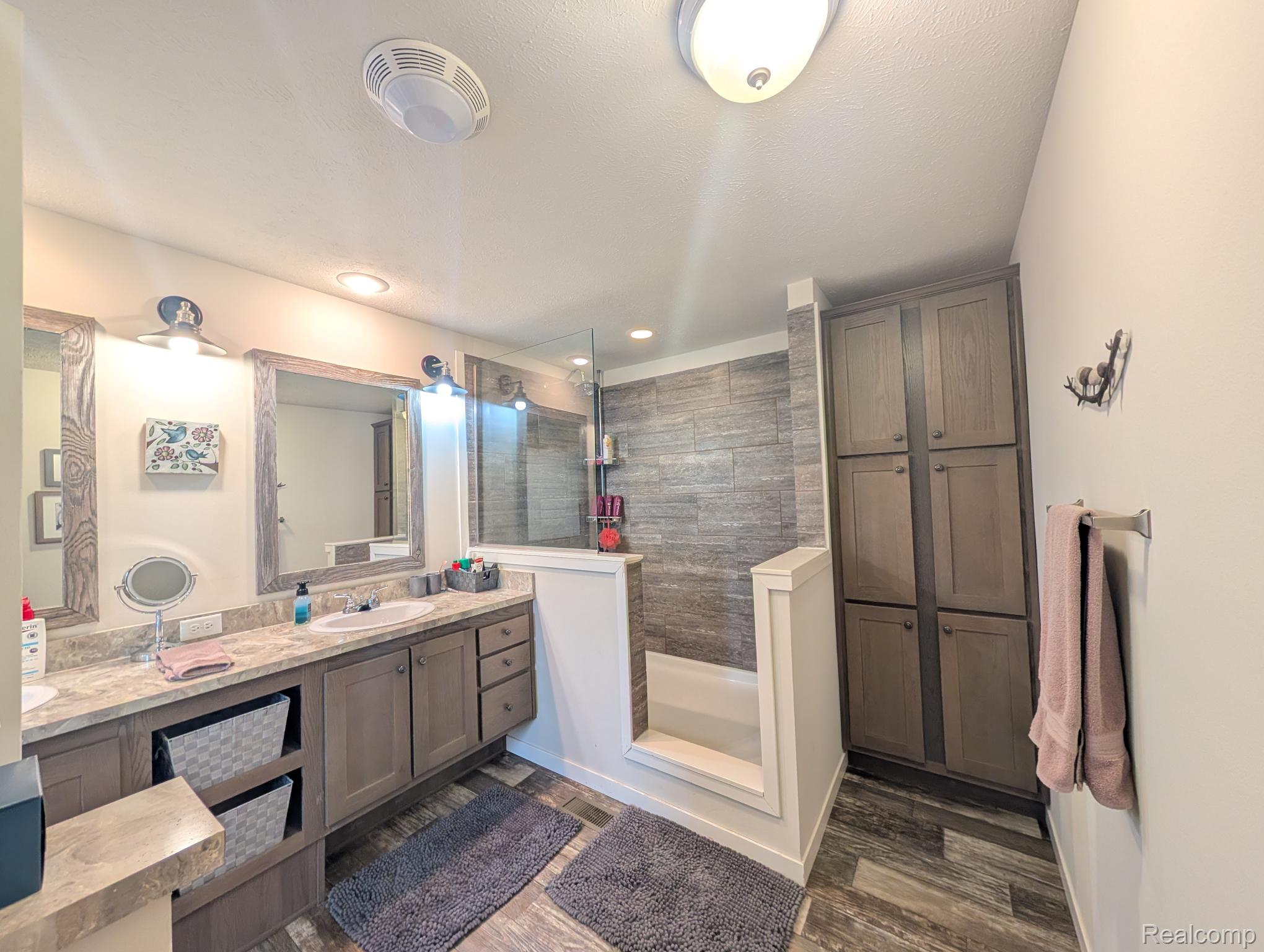 11219 Wildbrook Court Green Oak Township MI 48178