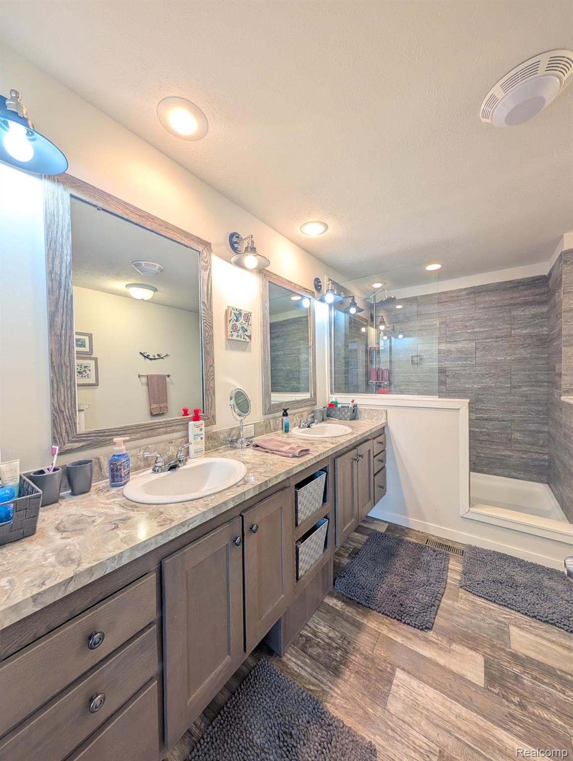 11219 Wildbrook Court Green Oak Township MI 48178