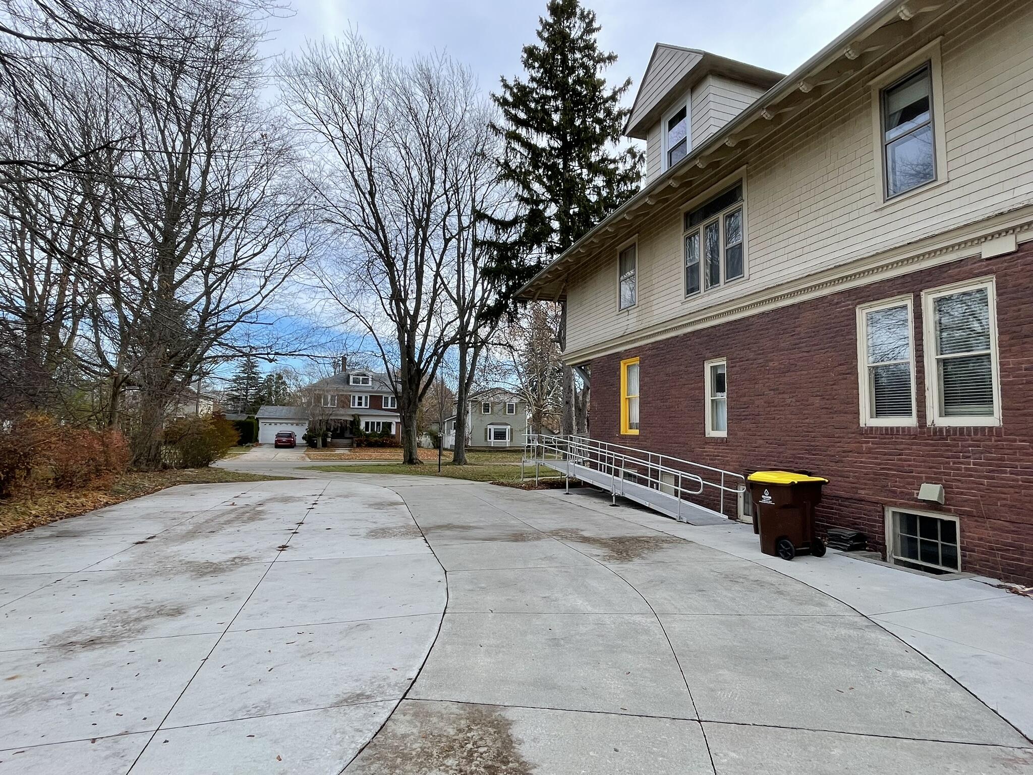 623 N State Street Alma City MI 48801