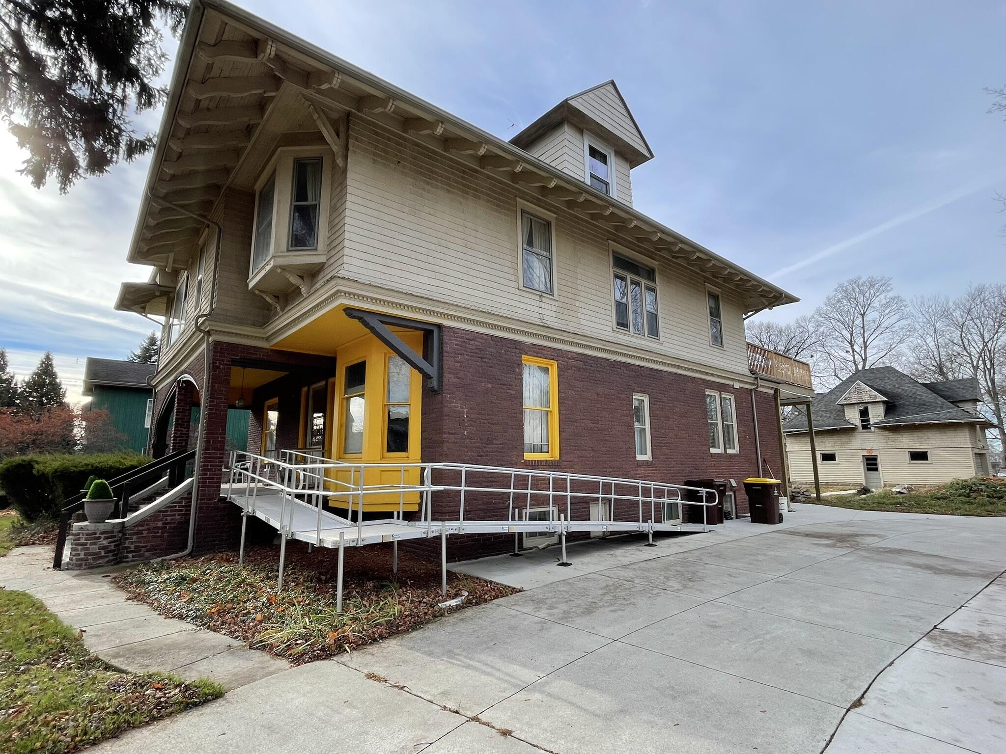 623 N State Street Alma City MI 48801