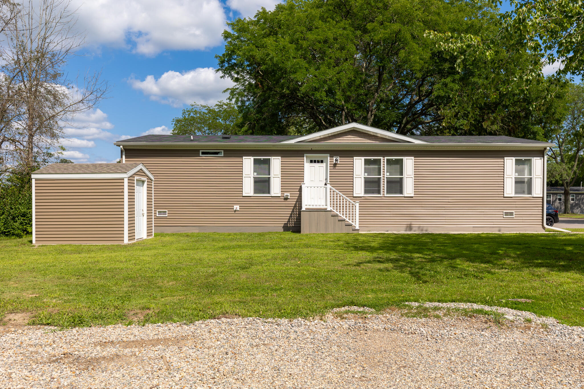 714 Mill Street Leslie City MI 49251