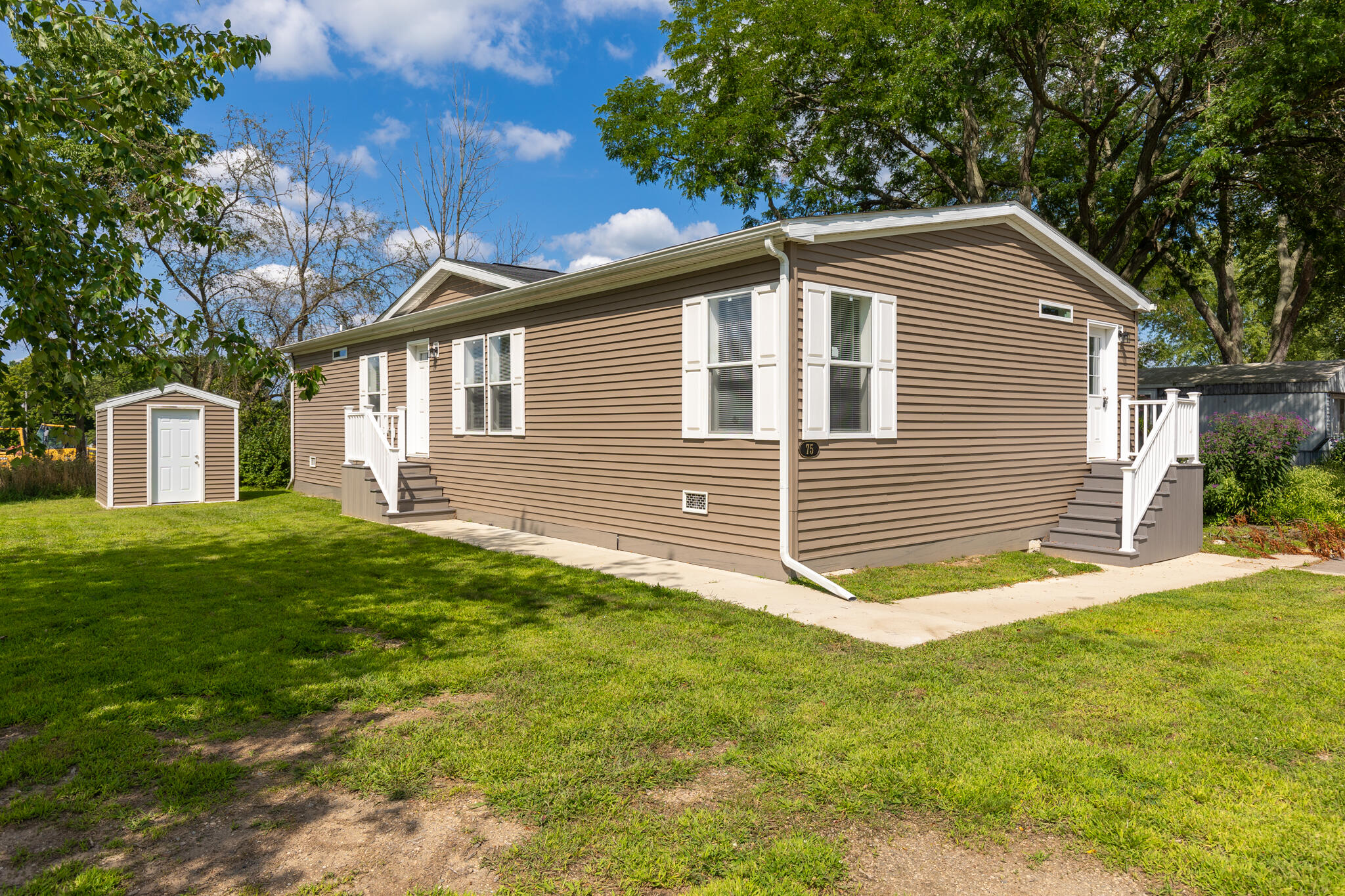 714 Mill Street Leslie City MI 49251