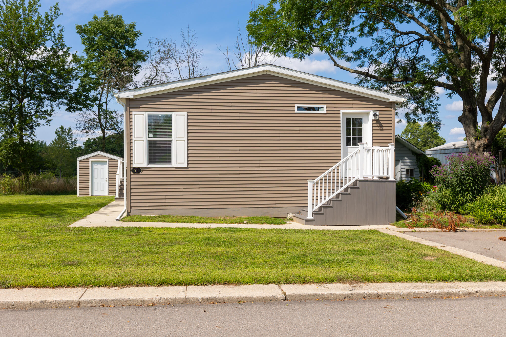 714 Mill Street Leslie City MI 49251