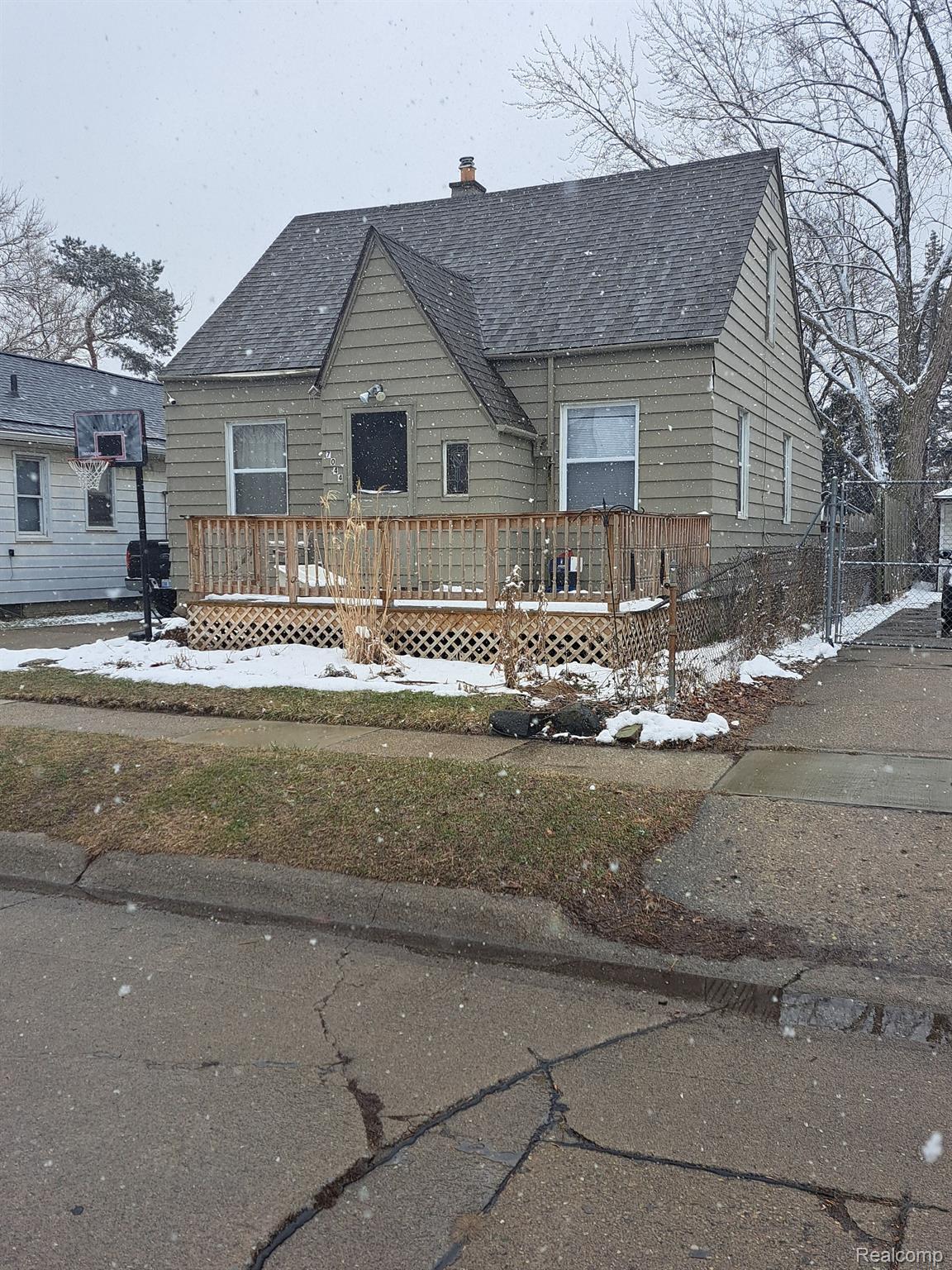 7044 Hupp Avenue Warren City MI 48091