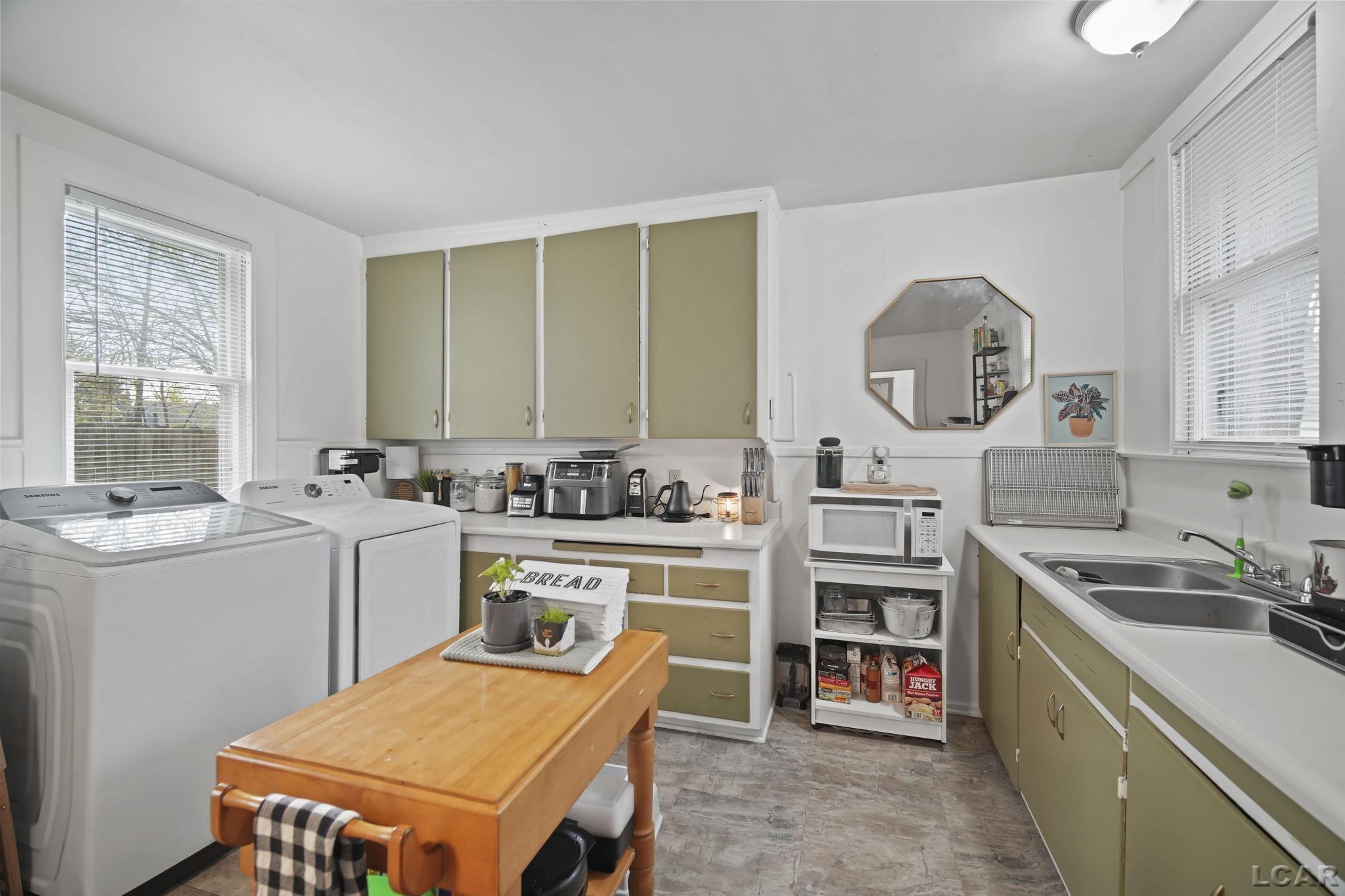 834 Toledo Street Adrian City MI 49221