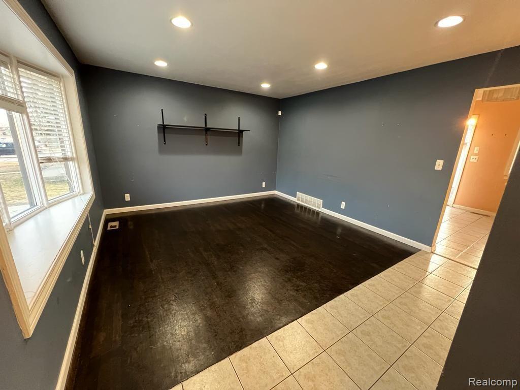 32291 Ryan Road Warren City MI 48092
