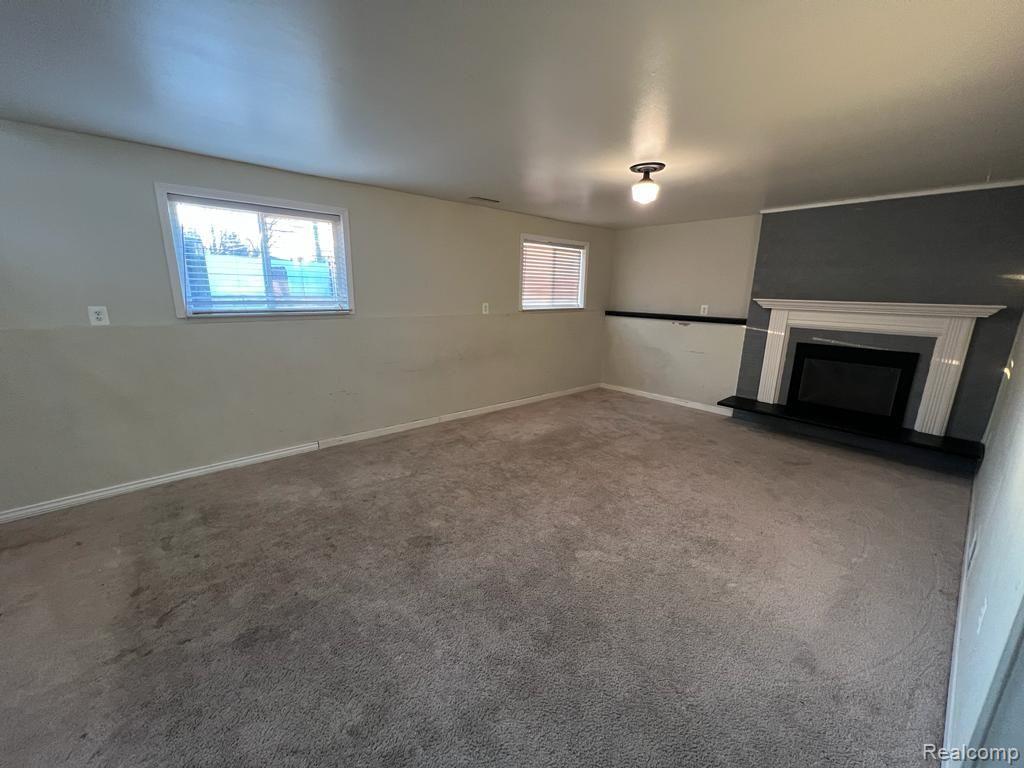 32291 Ryan Road Warren City MI 48092