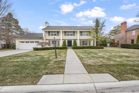 11 Wellington Place Grosse Pointe City MI 48230