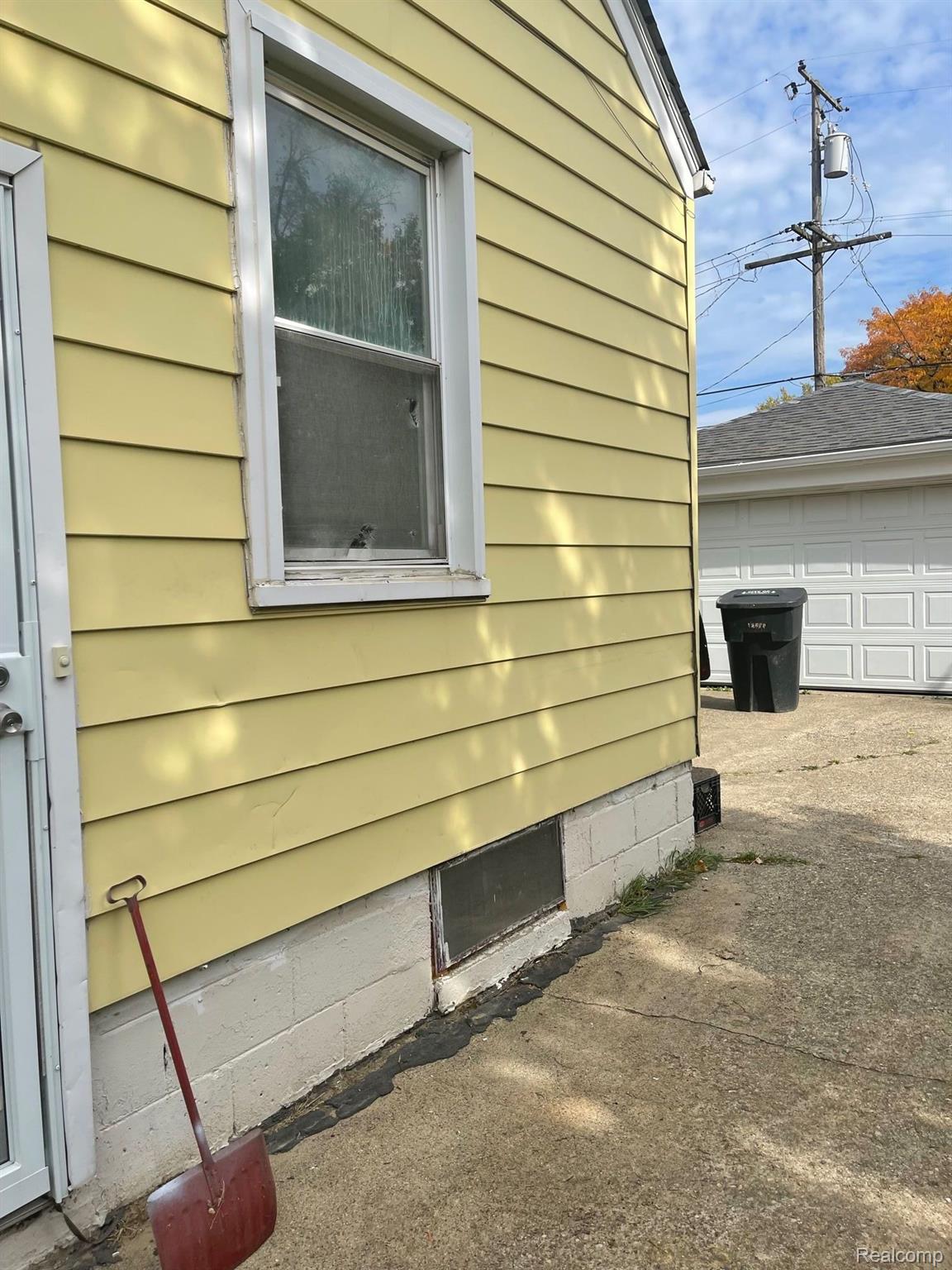 18660 Charest Street Detroit City MI 48234