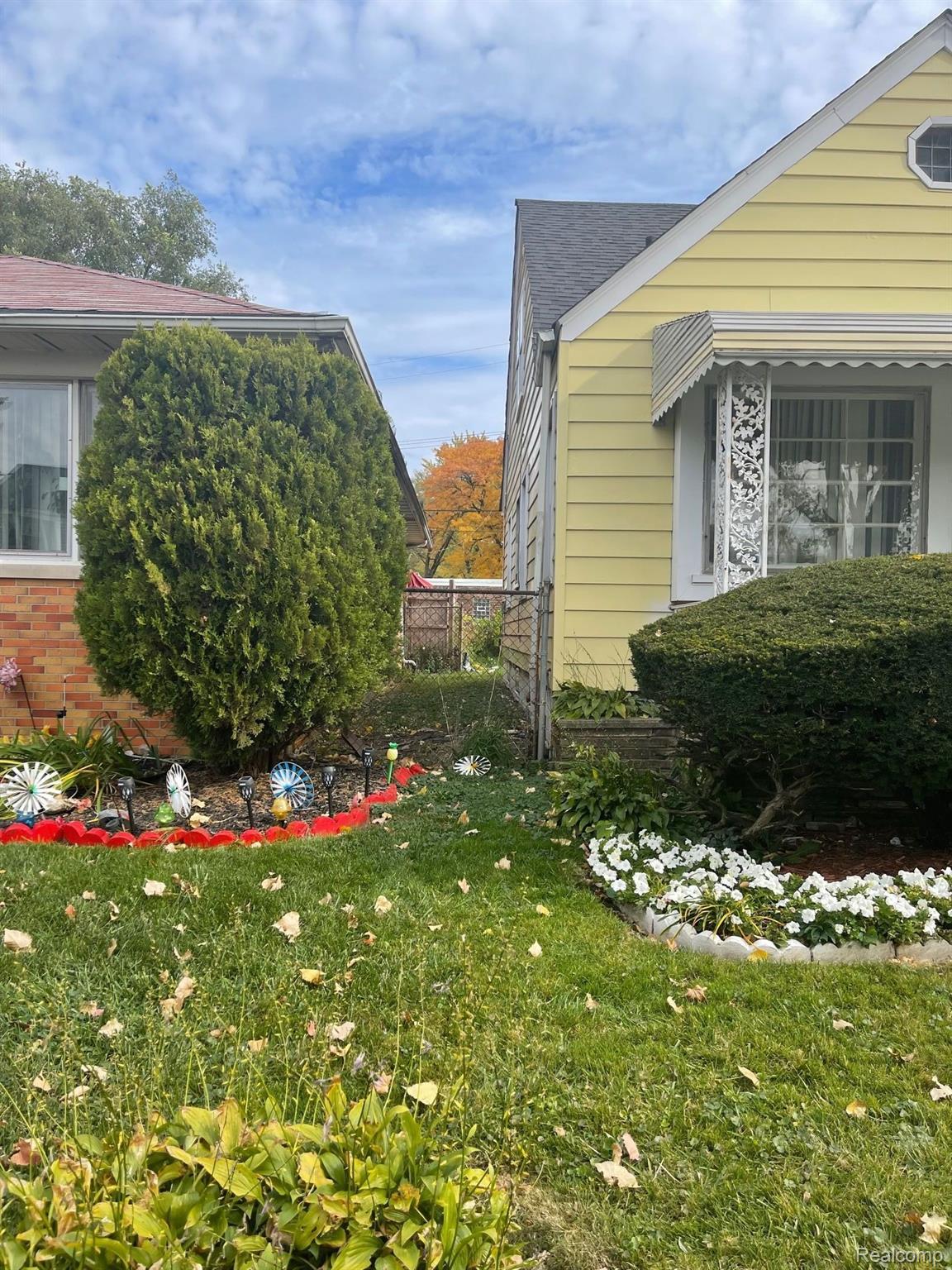 18660 Charest Street Detroit City MI 48234