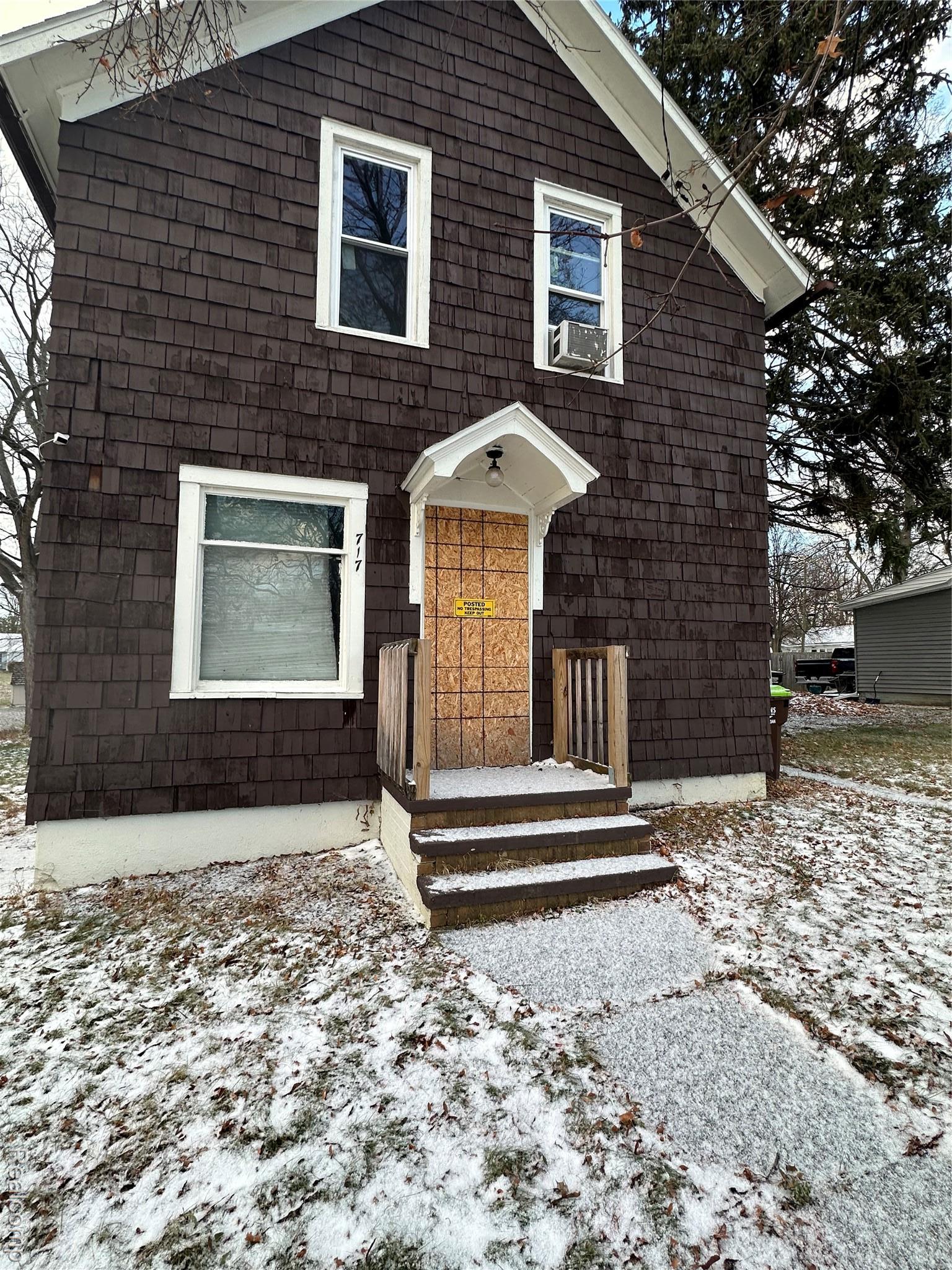 717 Bristol Street Adrian City MI 49221