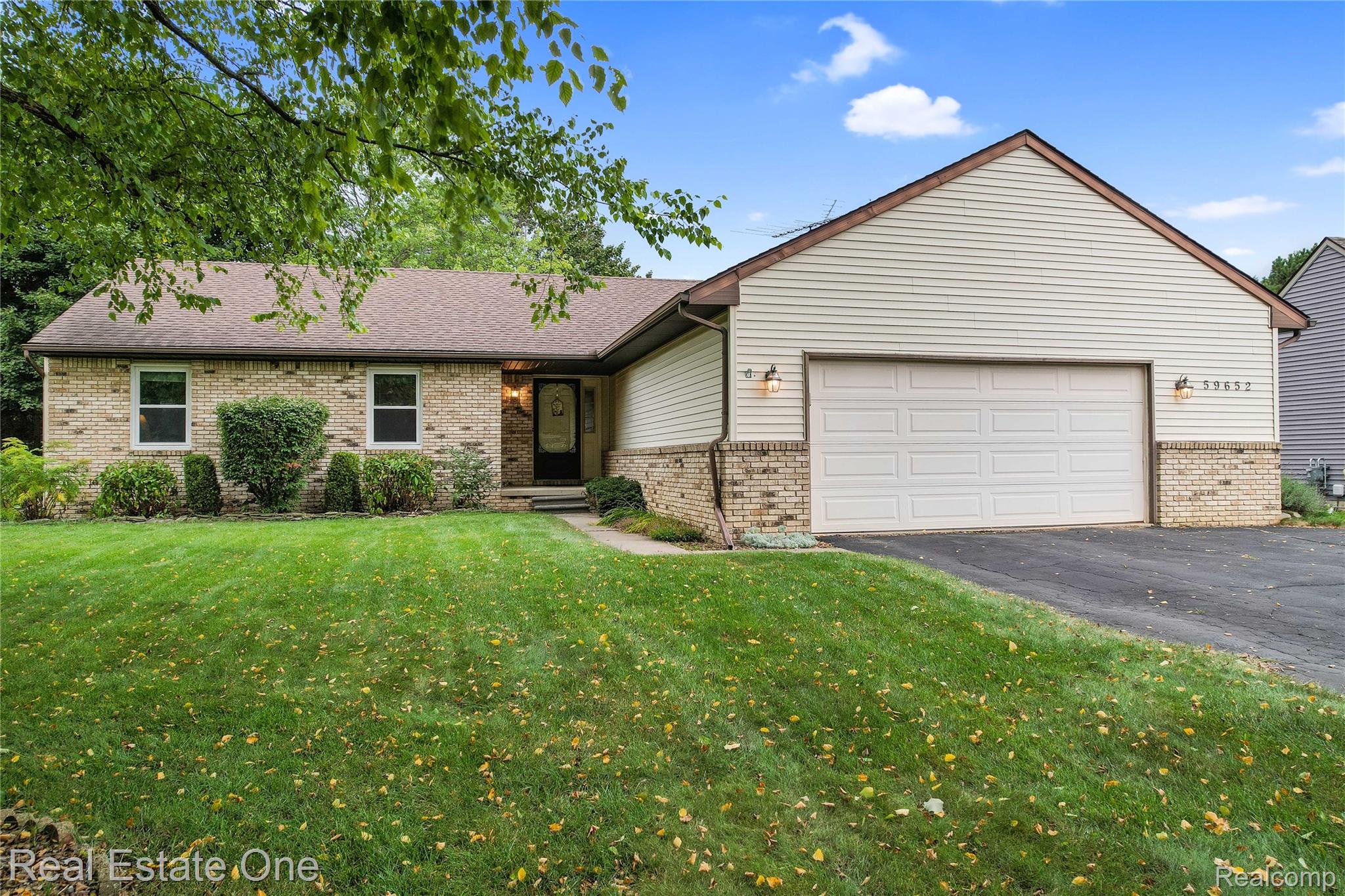 59652 Sunridge Drive Lyon Charter Township MI 48165