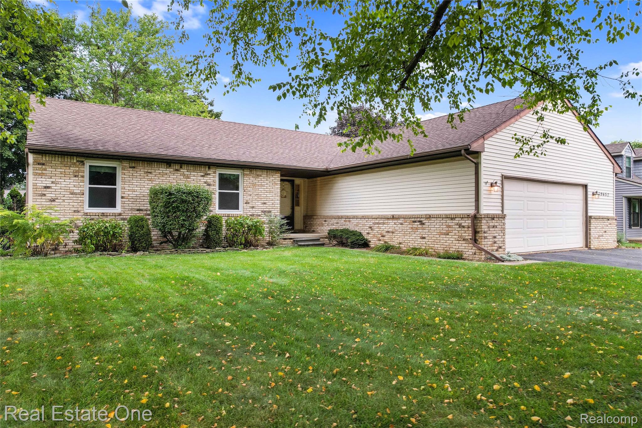 59652 Sunridge Drive Lyon Charter Township MI 48165