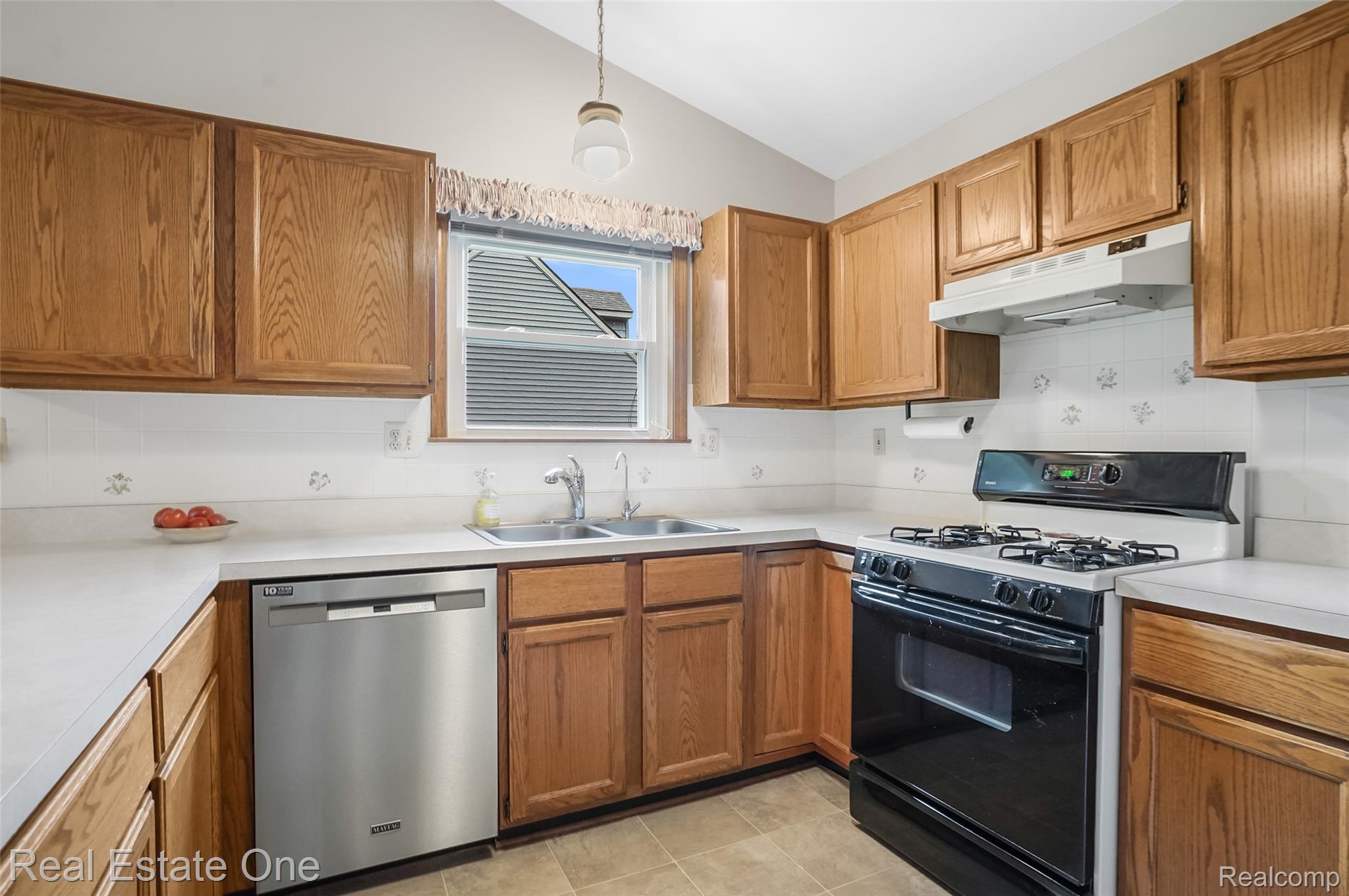 59652 Sunridge Drive Lyon Charter Township MI 48165