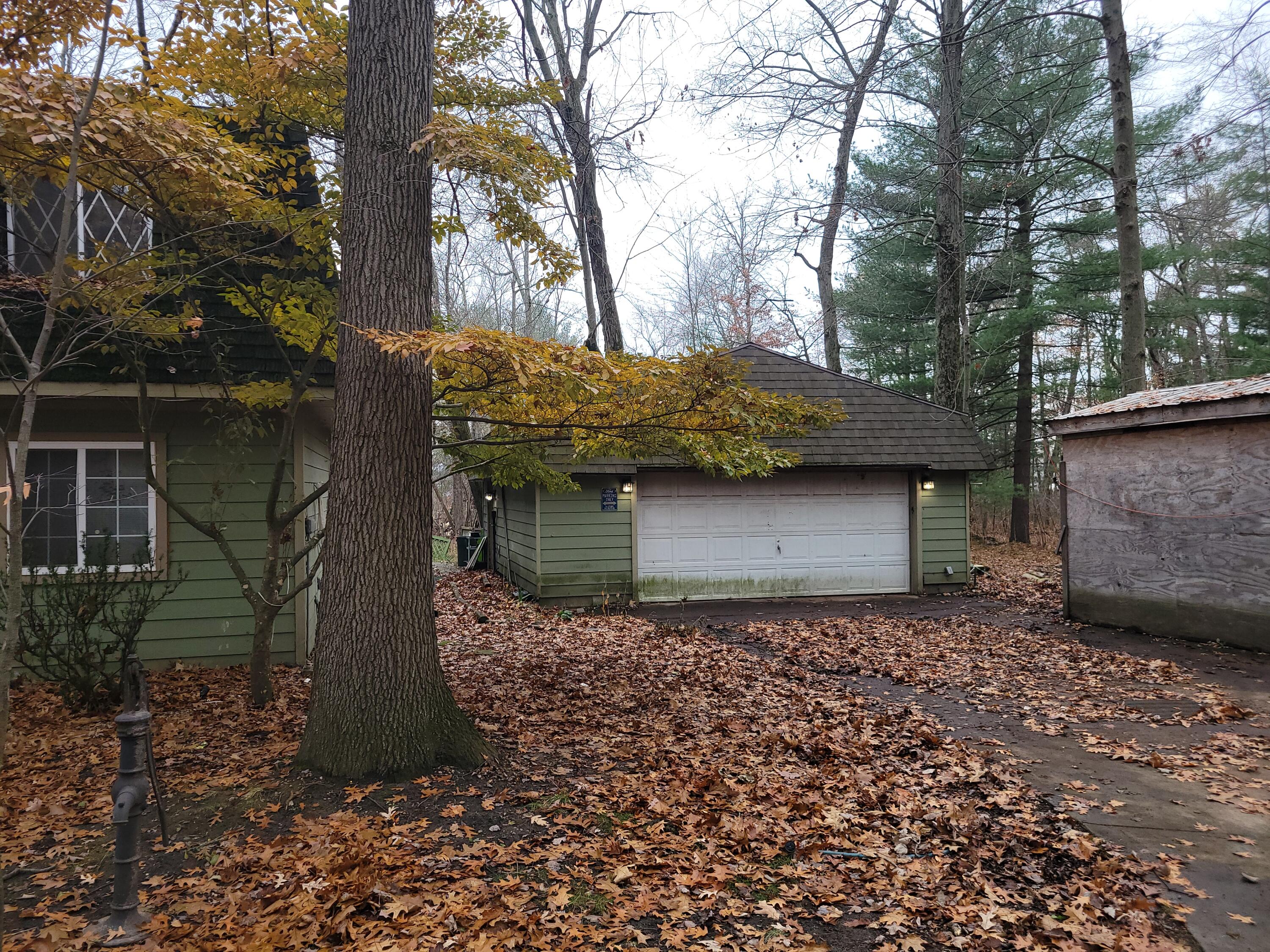 952 54th Street Lee Township MI 49450