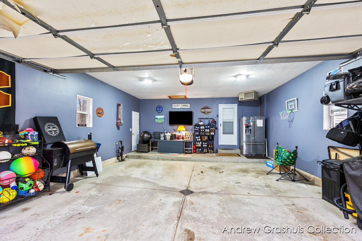 10533 Scenic Pines Court NE Algoma Township MI 49341