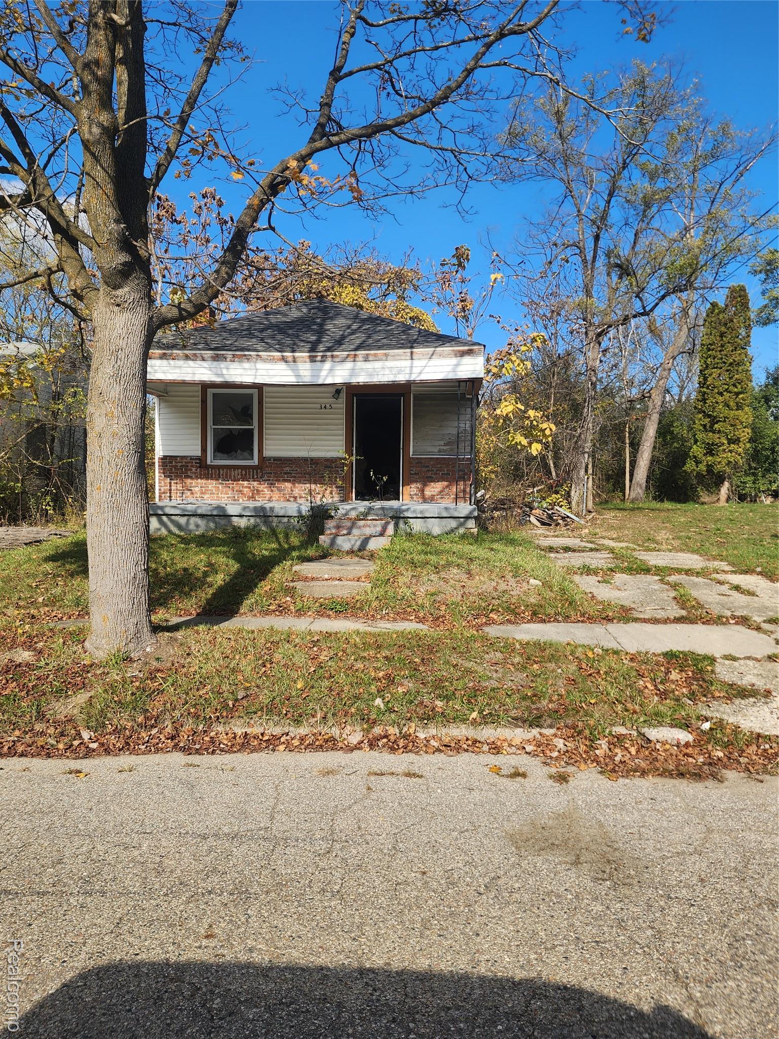 345 E Austin Avenue Flint City MI 48505