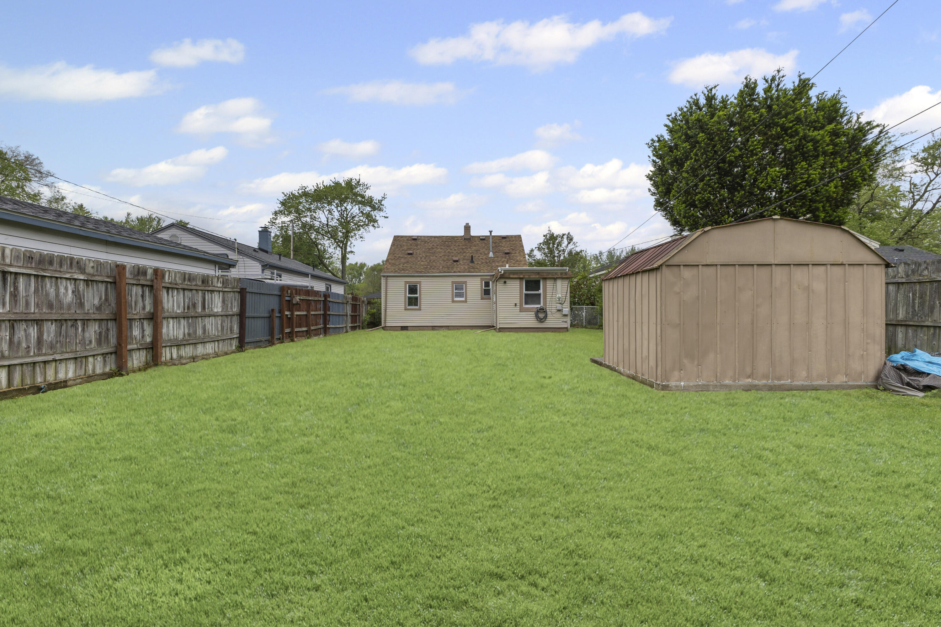 24339 Eton Avenue Dearborn Heights City MI 48125