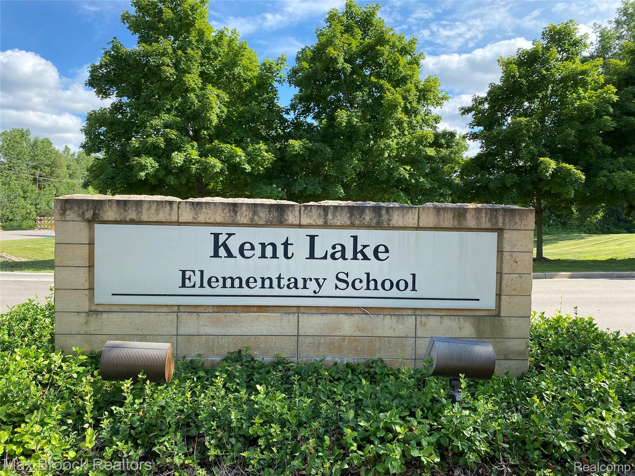 30153 Turtle Creek Circle Lyon Charter Township MI 48165