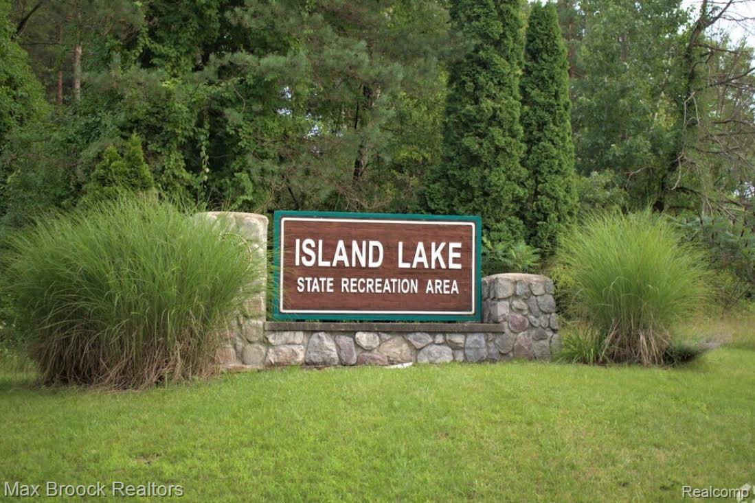 30153 Turtle Creek Circle Lyon Charter Township MI 48165