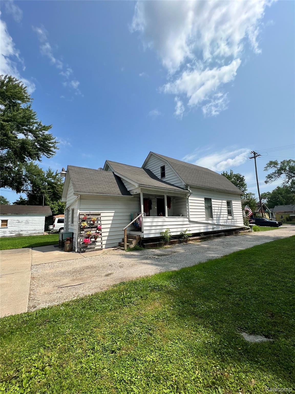643 Thurman Street Saginaw City MI 48602