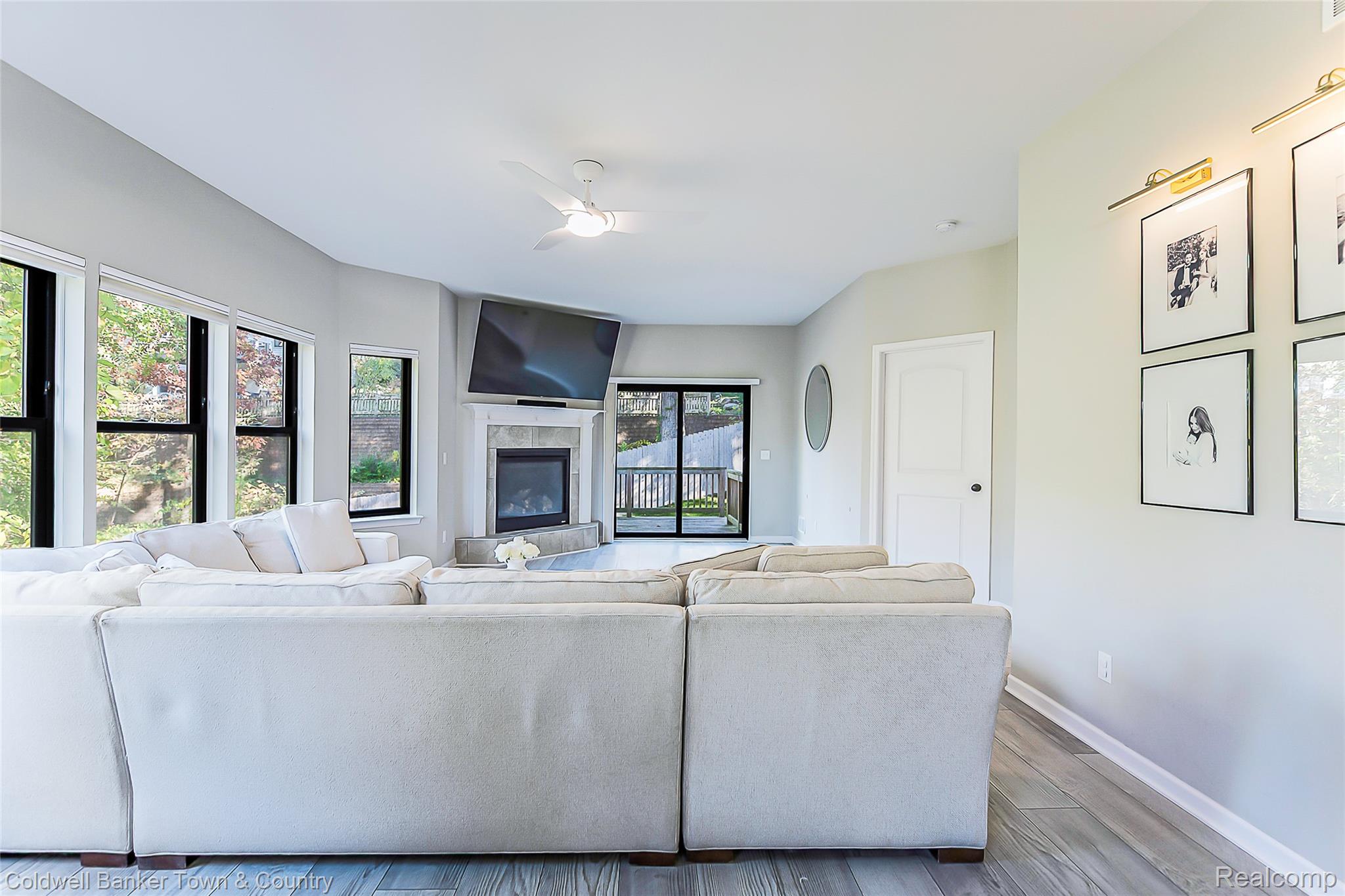 1293 Brighton Lake Road Brighton City MI 48116