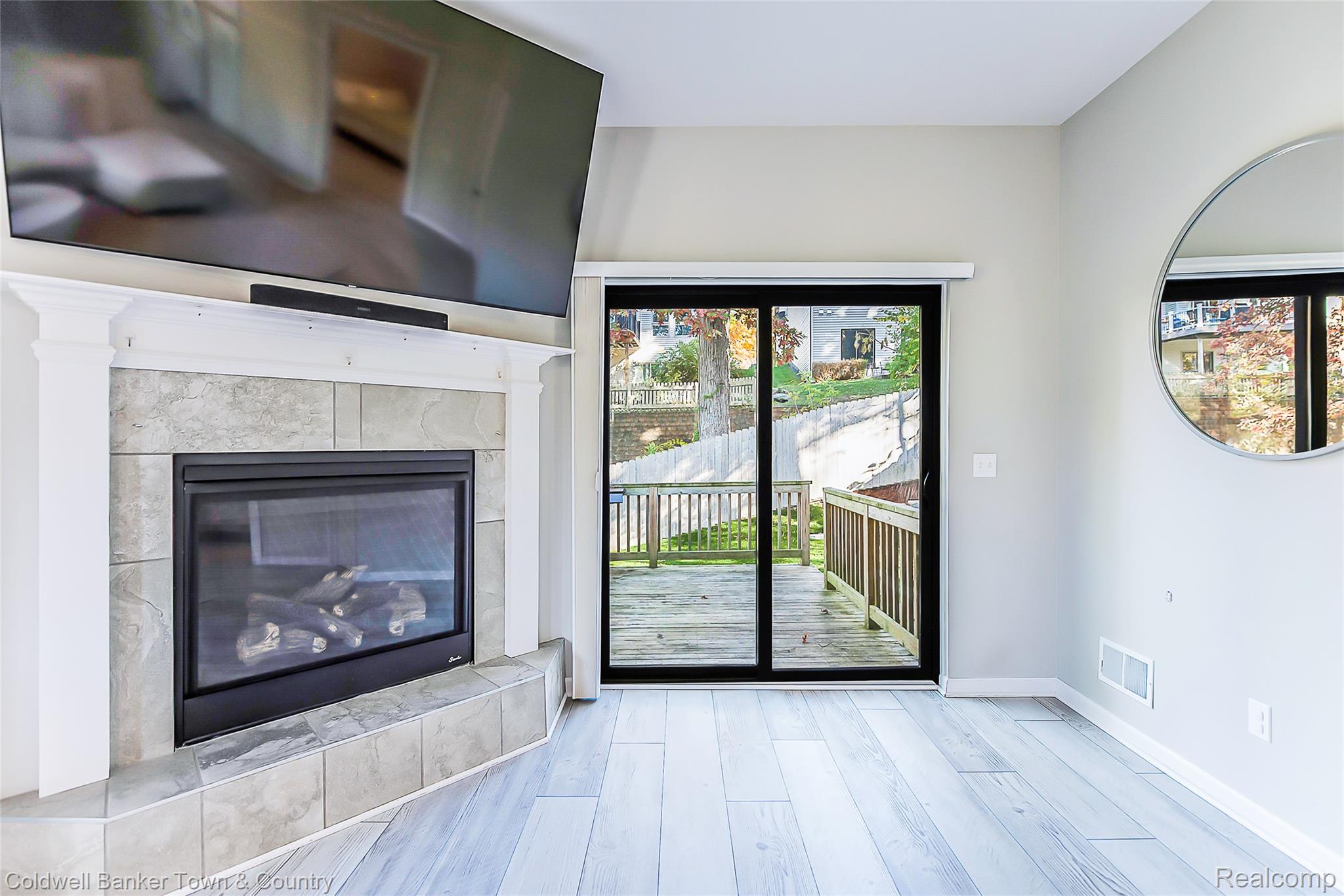 1293 Brighton Lake Road Brighton City MI 48116