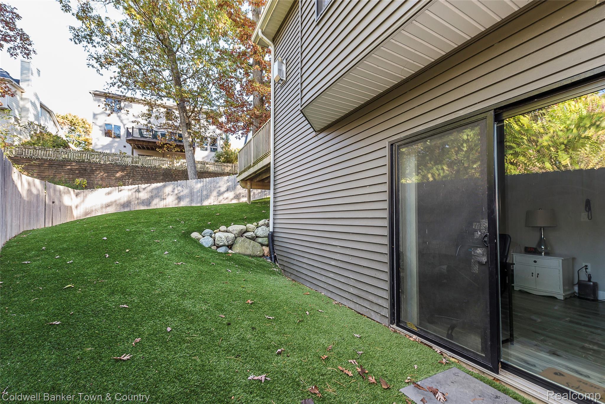 1293 Brighton Lake Road Brighton City MI 48116