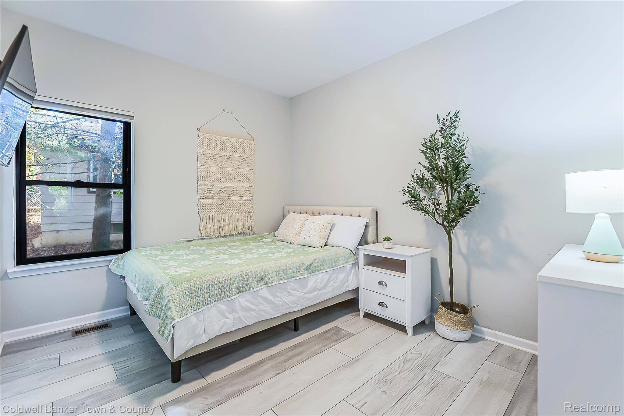 1293 Brighton Lake Road Brighton City MI 48116