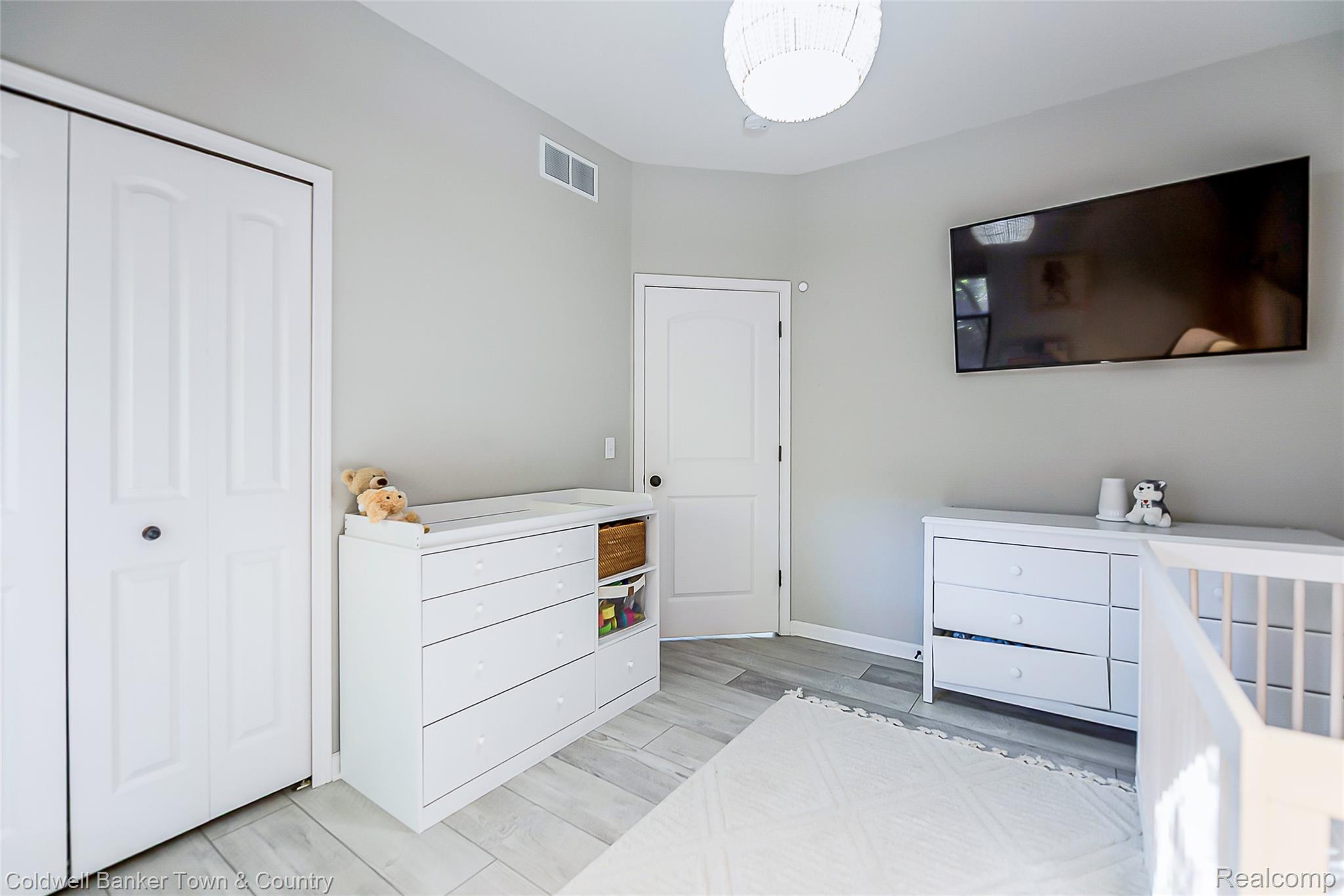 1293 Brighton Lake Road Brighton City MI 48116