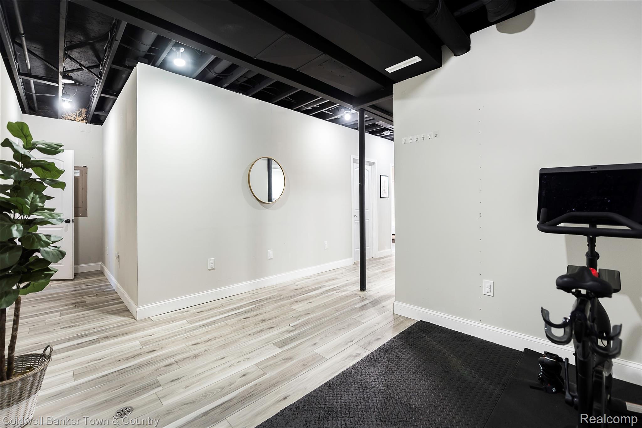 1293 Brighton Lake Road Brighton City MI 48116