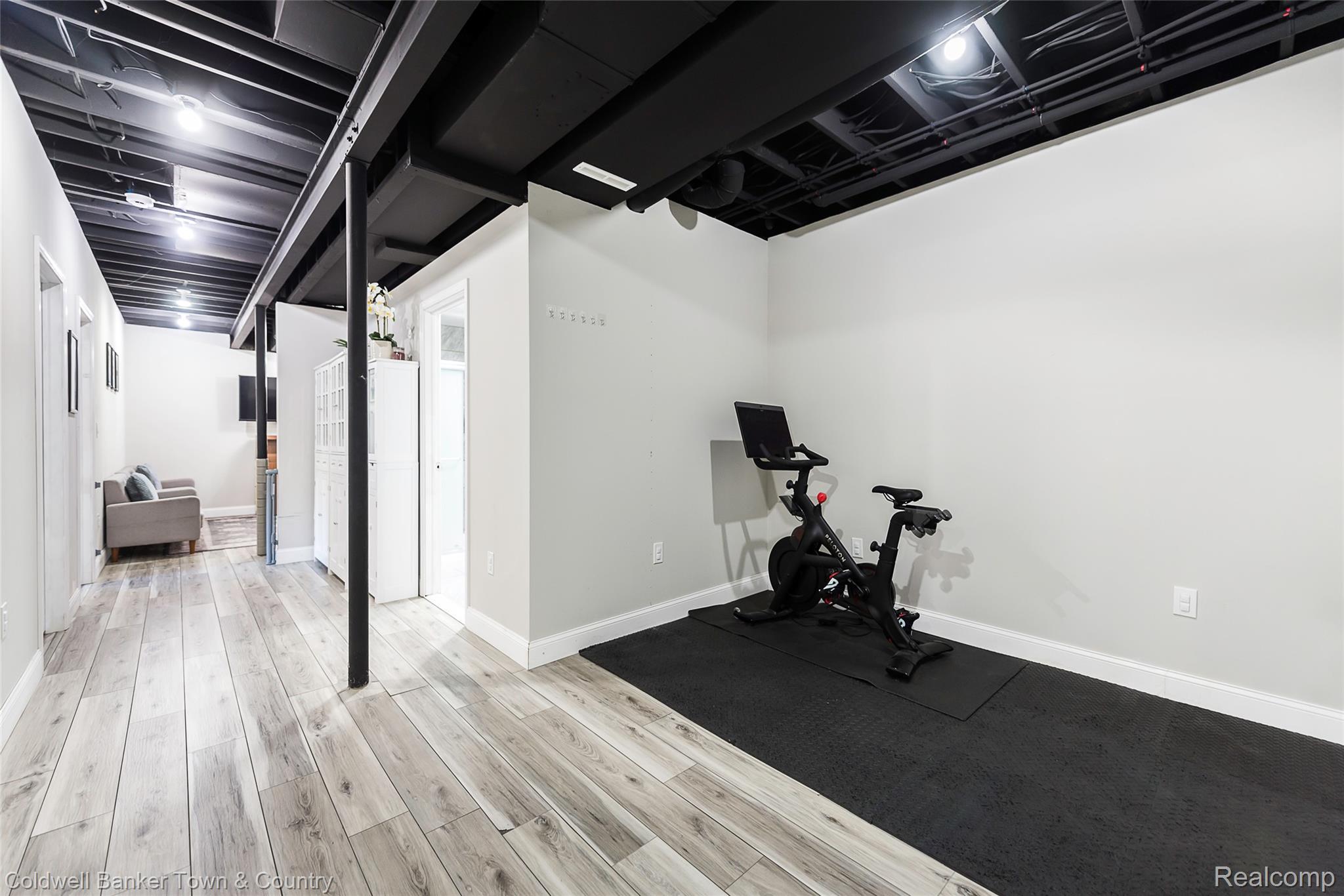 1293 Brighton Lake Road Brighton City MI 48116