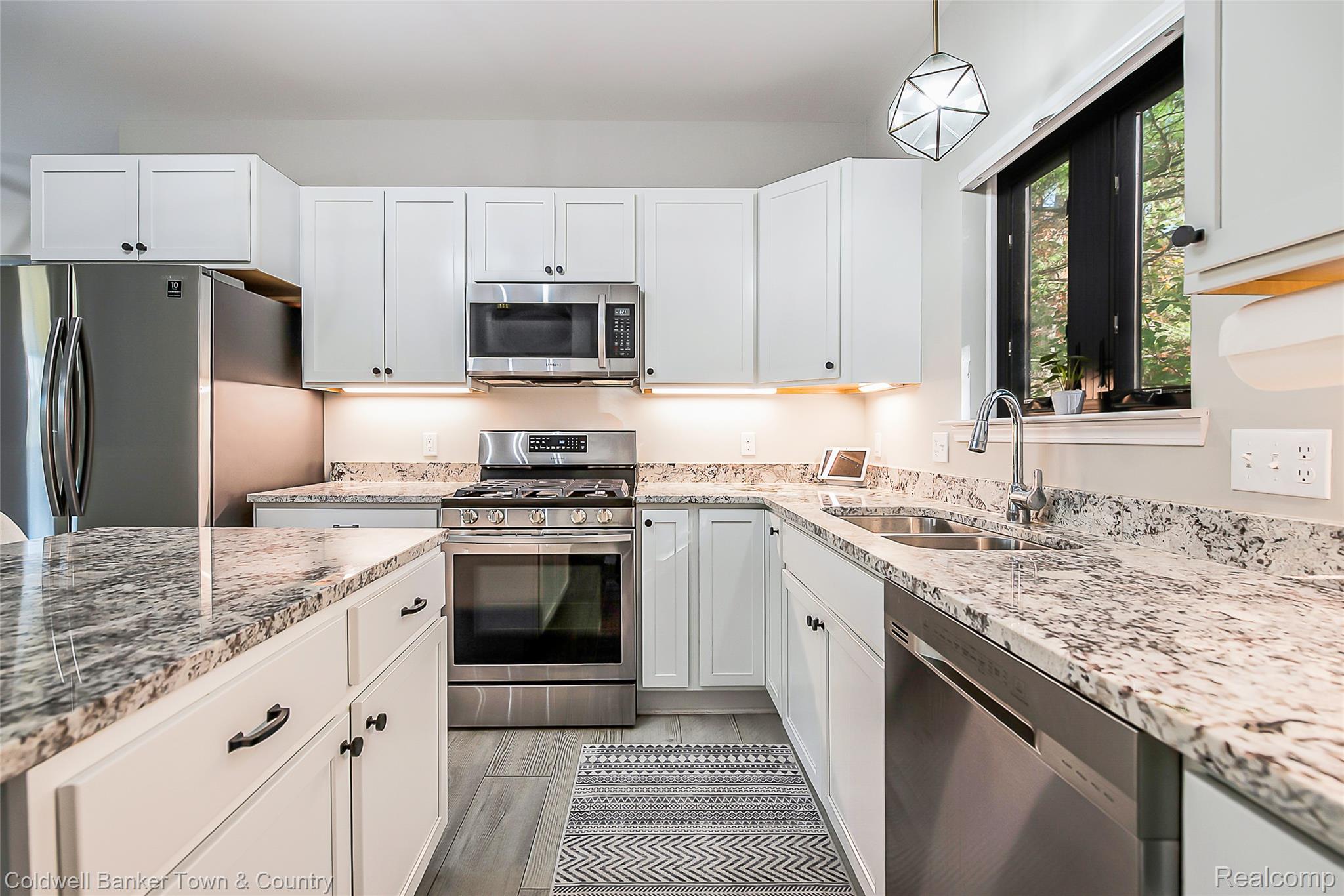 1293 Brighton Lake Road Brighton City MI 48116