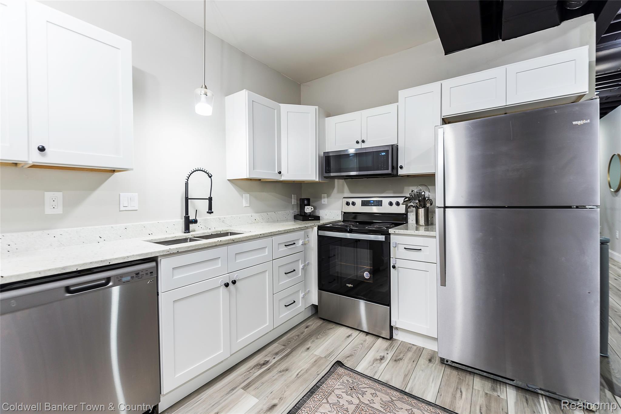 1293 Brighton Lake Road Brighton City MI 48116