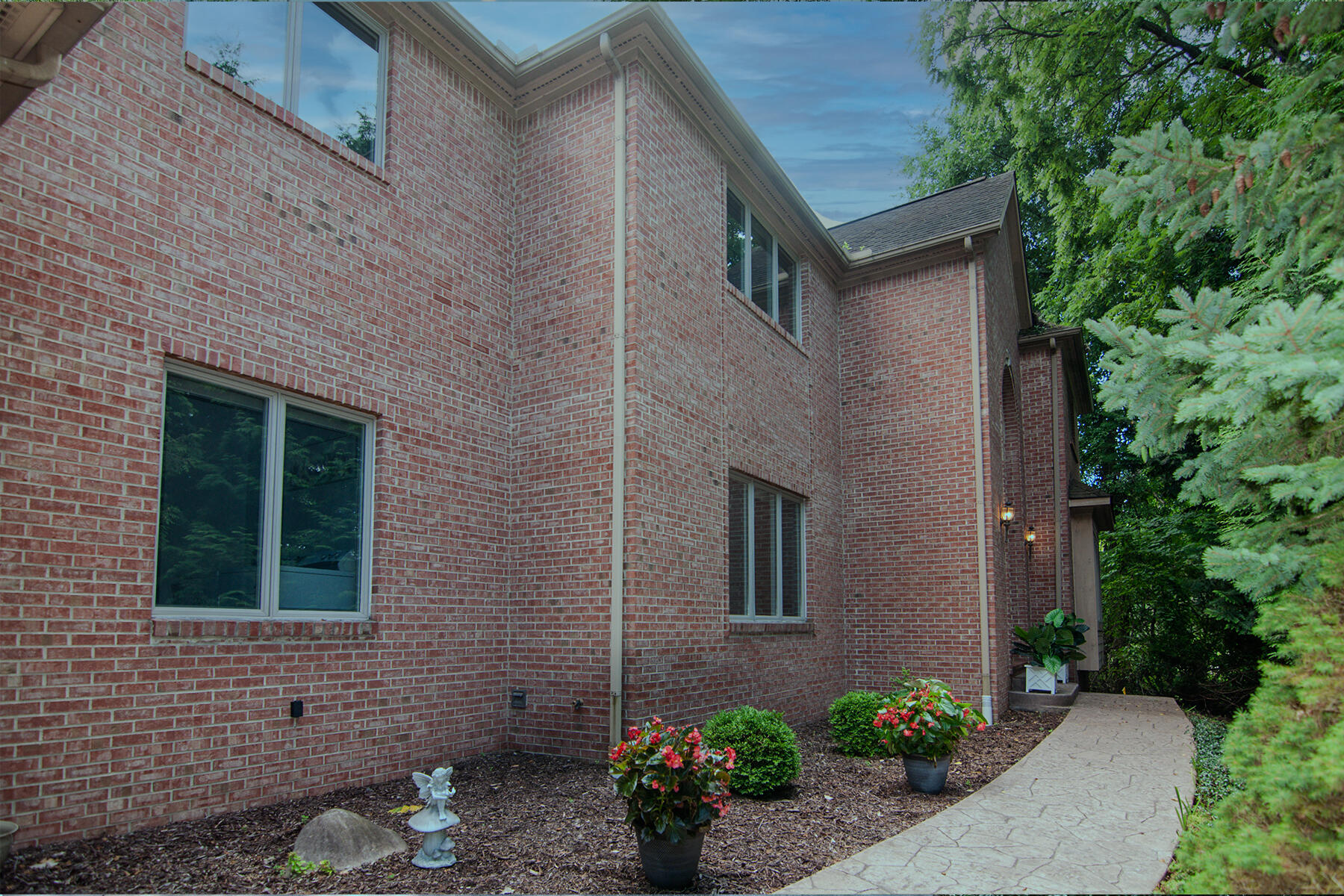 588 Green Road Ann Arbor City MI 48105