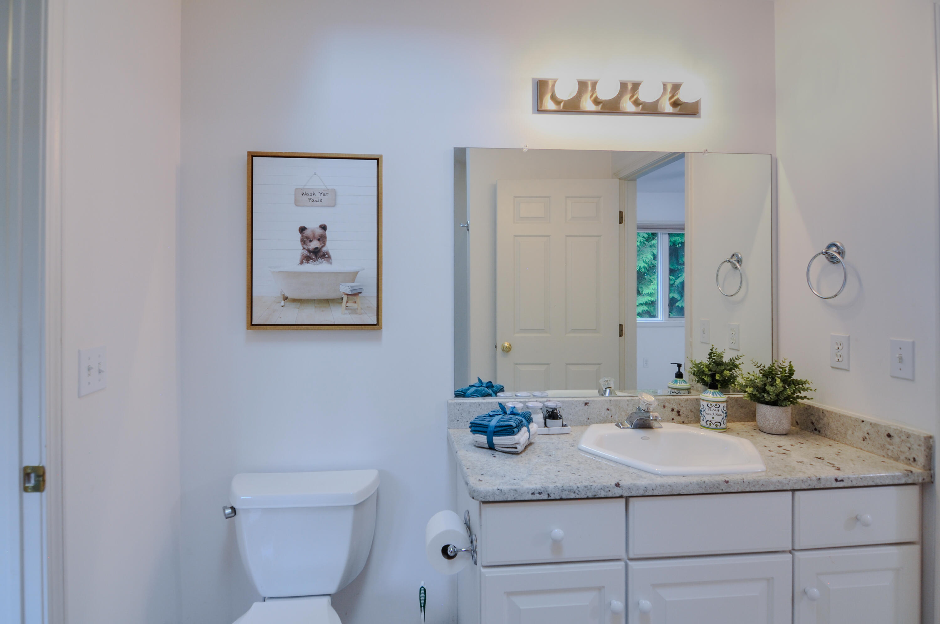 588 Green Road Ann Arbor City MI 48105