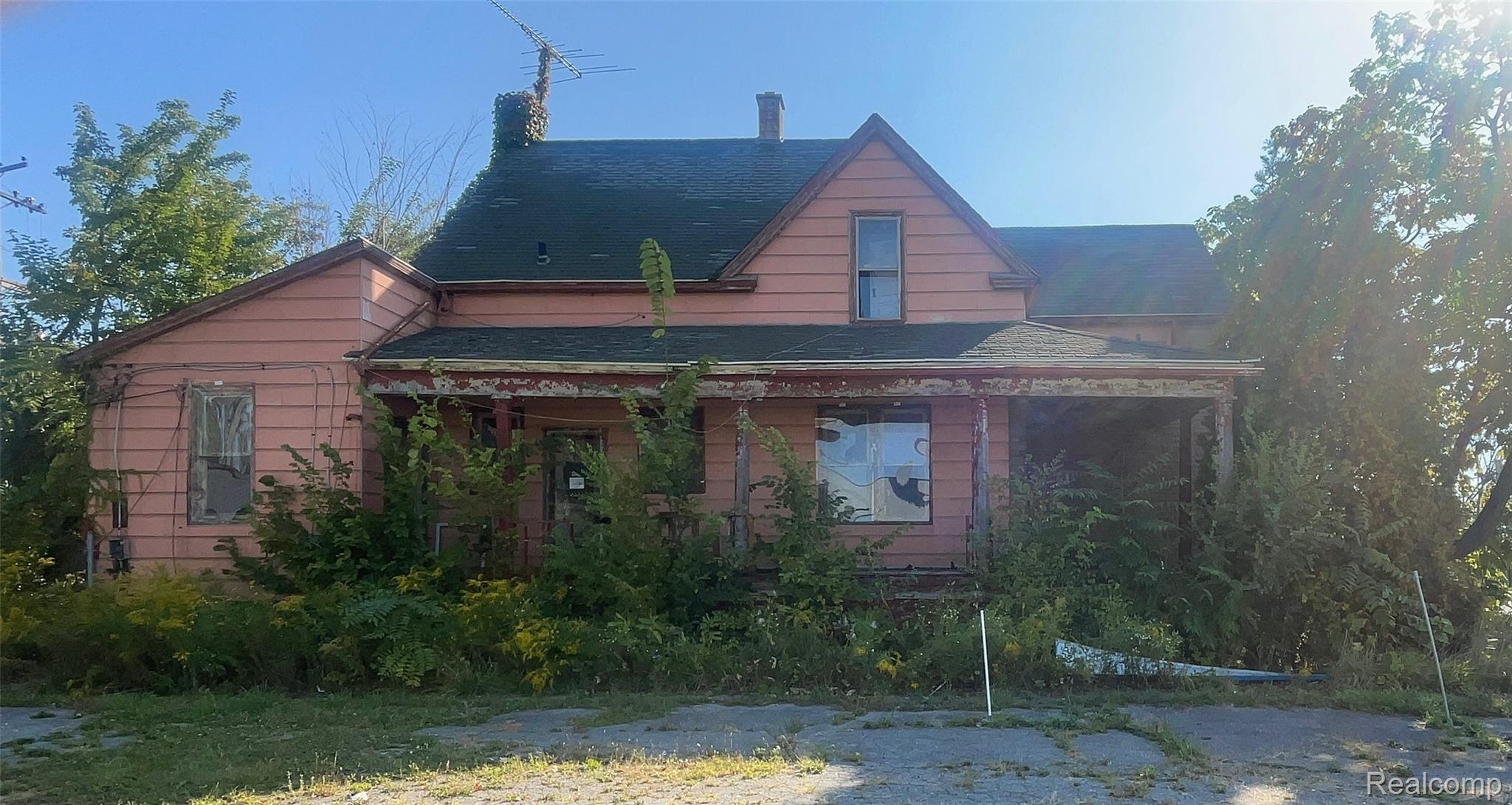 14445 E 7 Mile Road Detroit City MI 48205