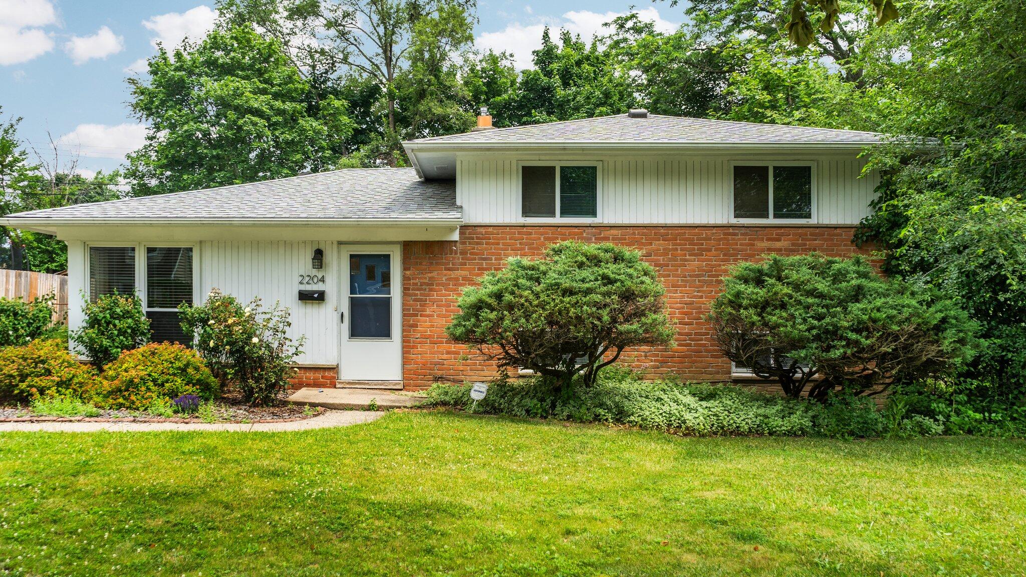 2204 Walter Drive Ann Arbor City MI 48103