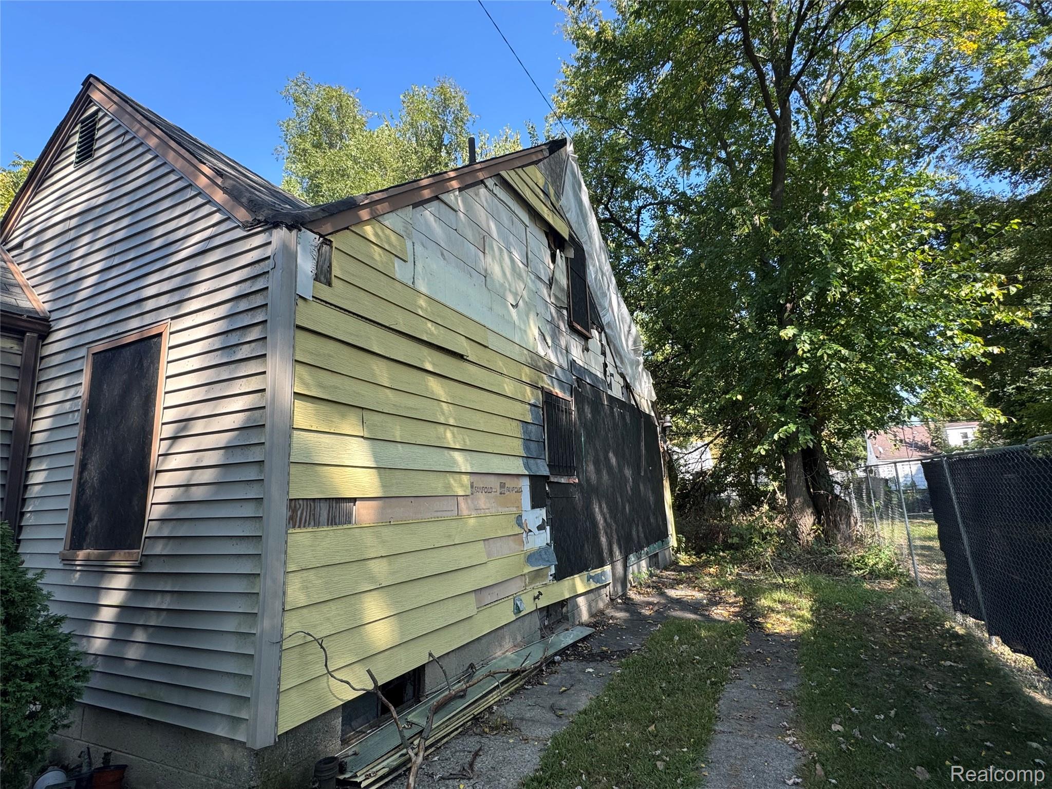 19766 Stahelin Detroit City MI 48219