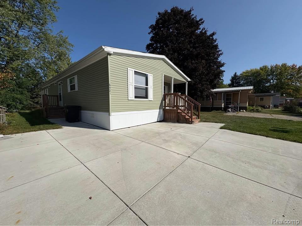 6421 Breezeway Drive Brighton City MI 48114