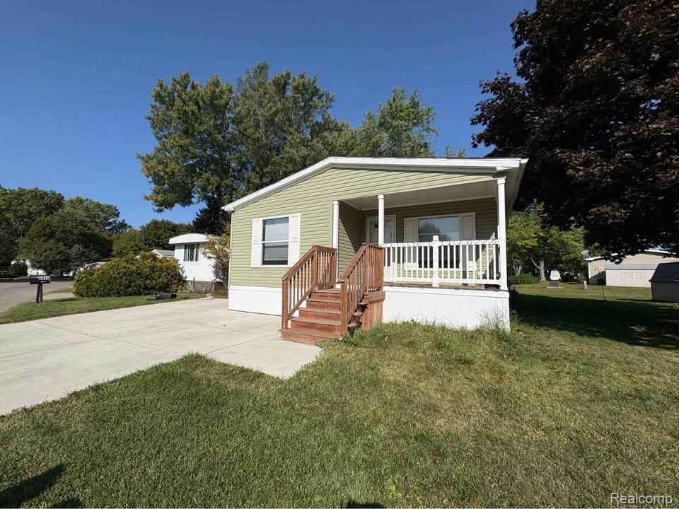 6421 Breezeway Drive Brighton City MI 48114