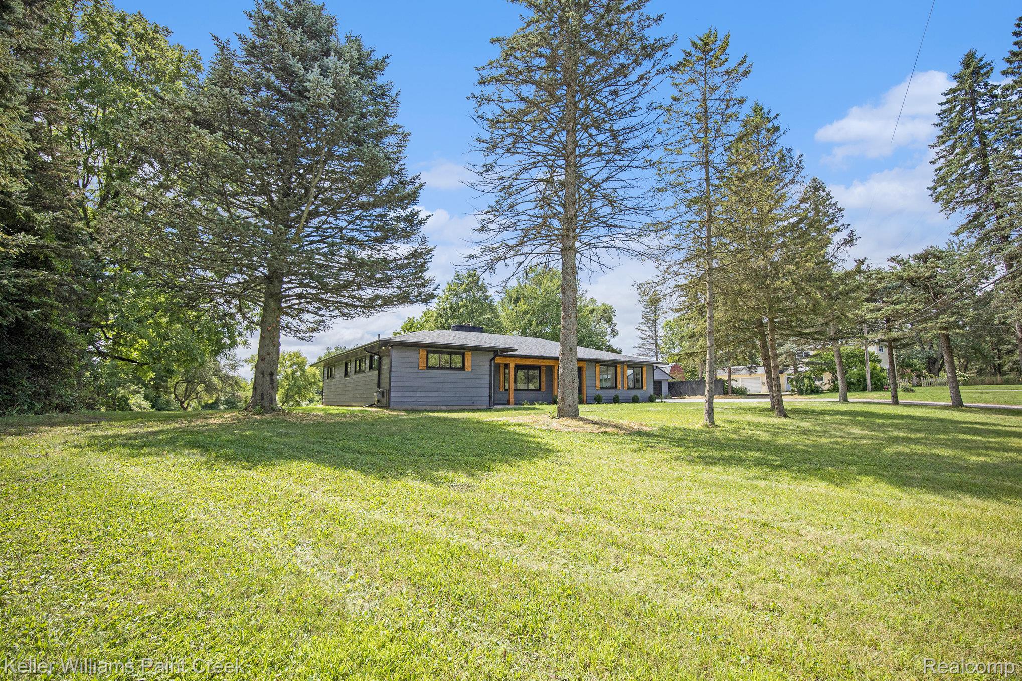 931 Rochester Road Addison Township MI 48367