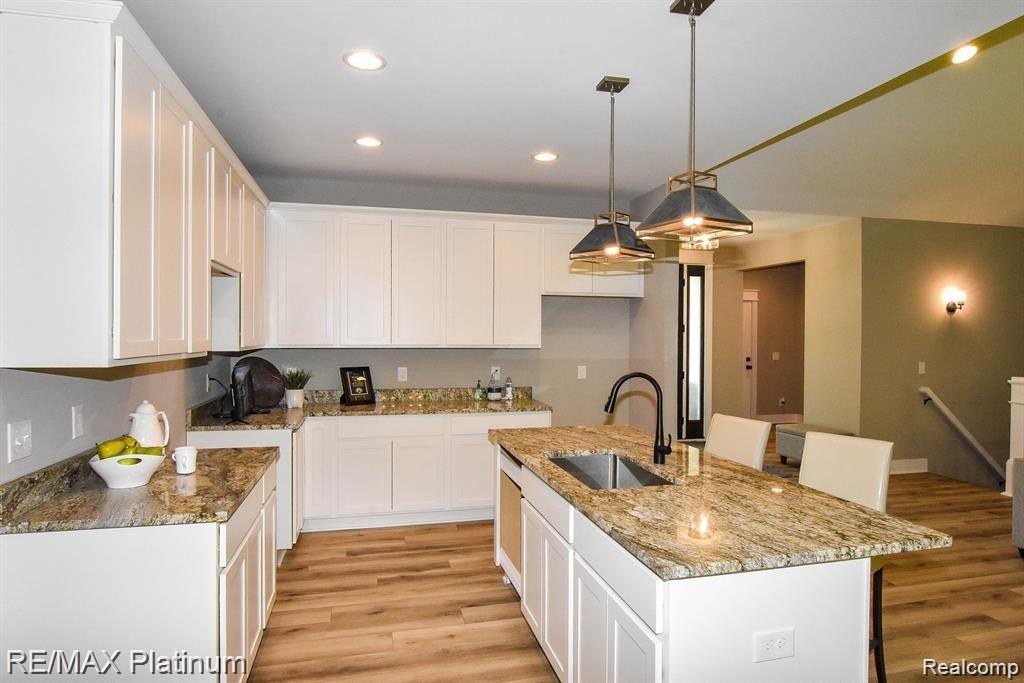 43 Candlelight Court Brighton Township MI 48114