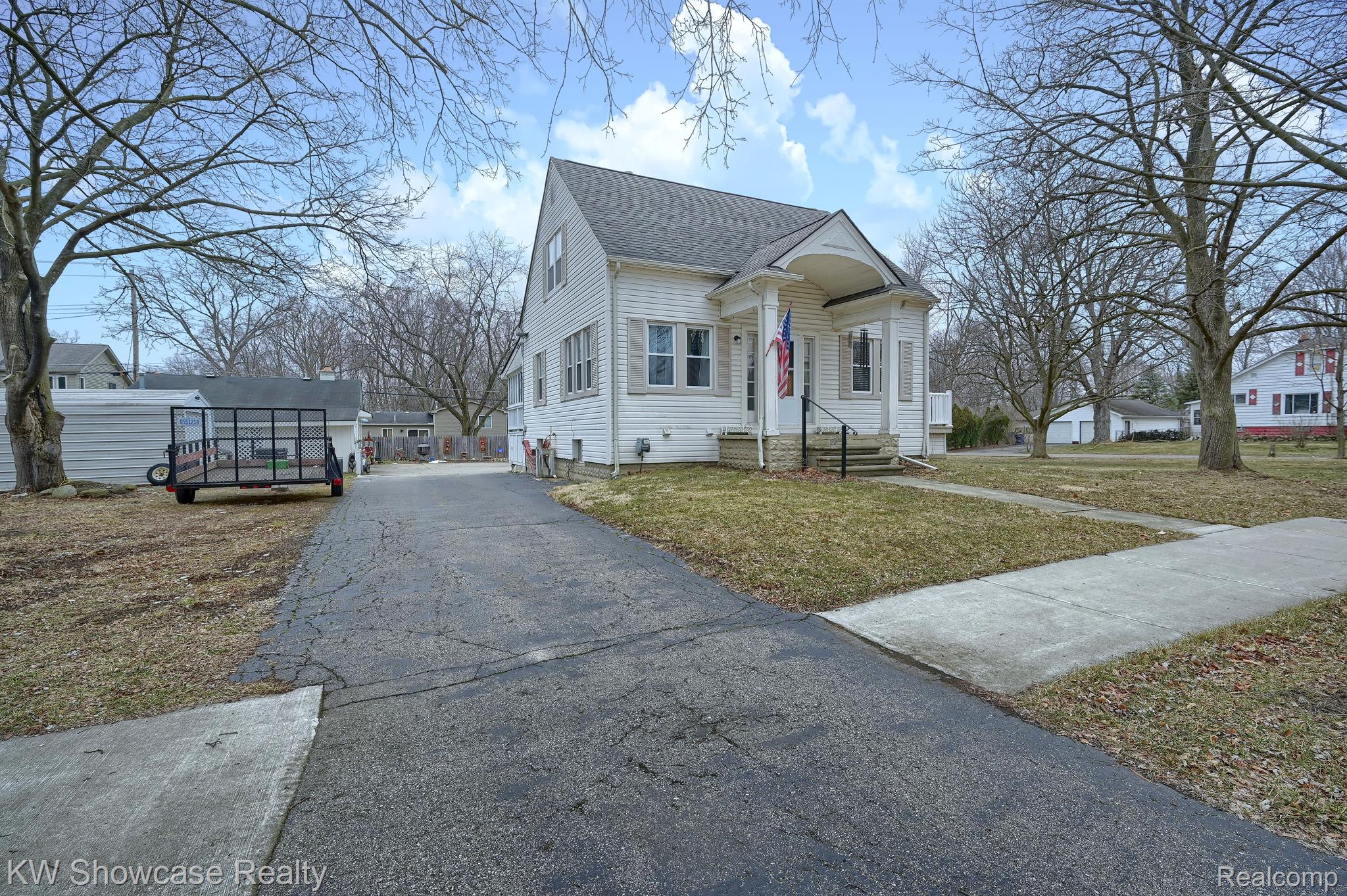 89 Clive Avenue Waterford Charter Township MI 48328