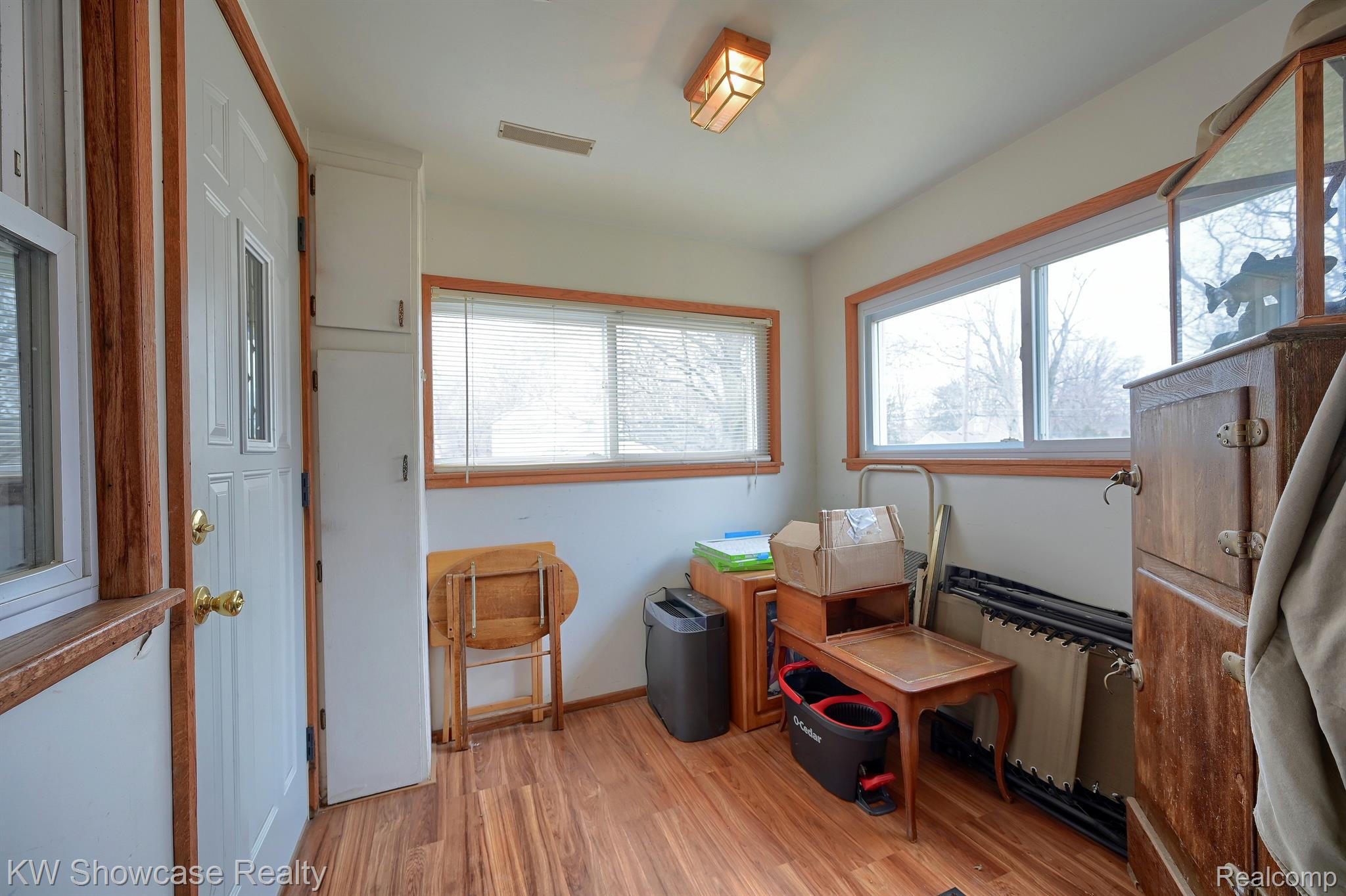 89 Clive Avenue Waterford Charter Township MI 48328