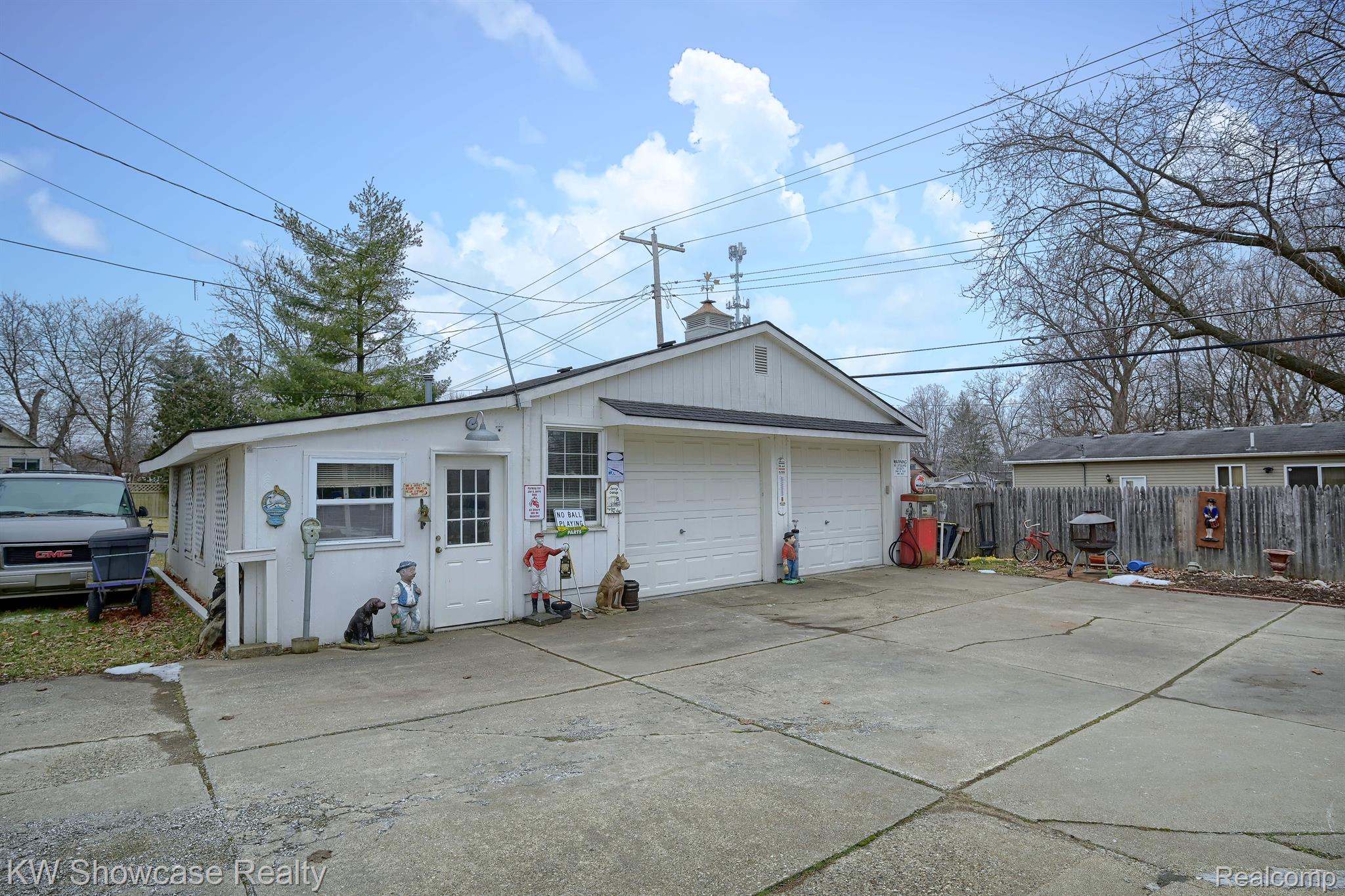 89 Clive Avenue Waterford Charter Township MI 48328