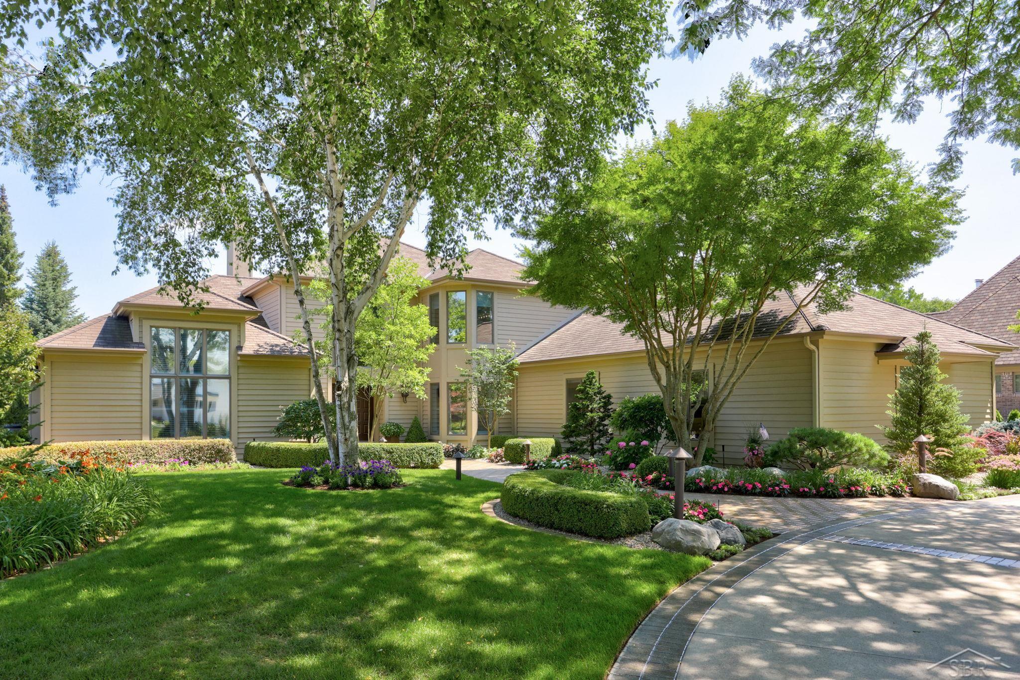 210 Golfview Drive Saginaw Charter Township MI 48638