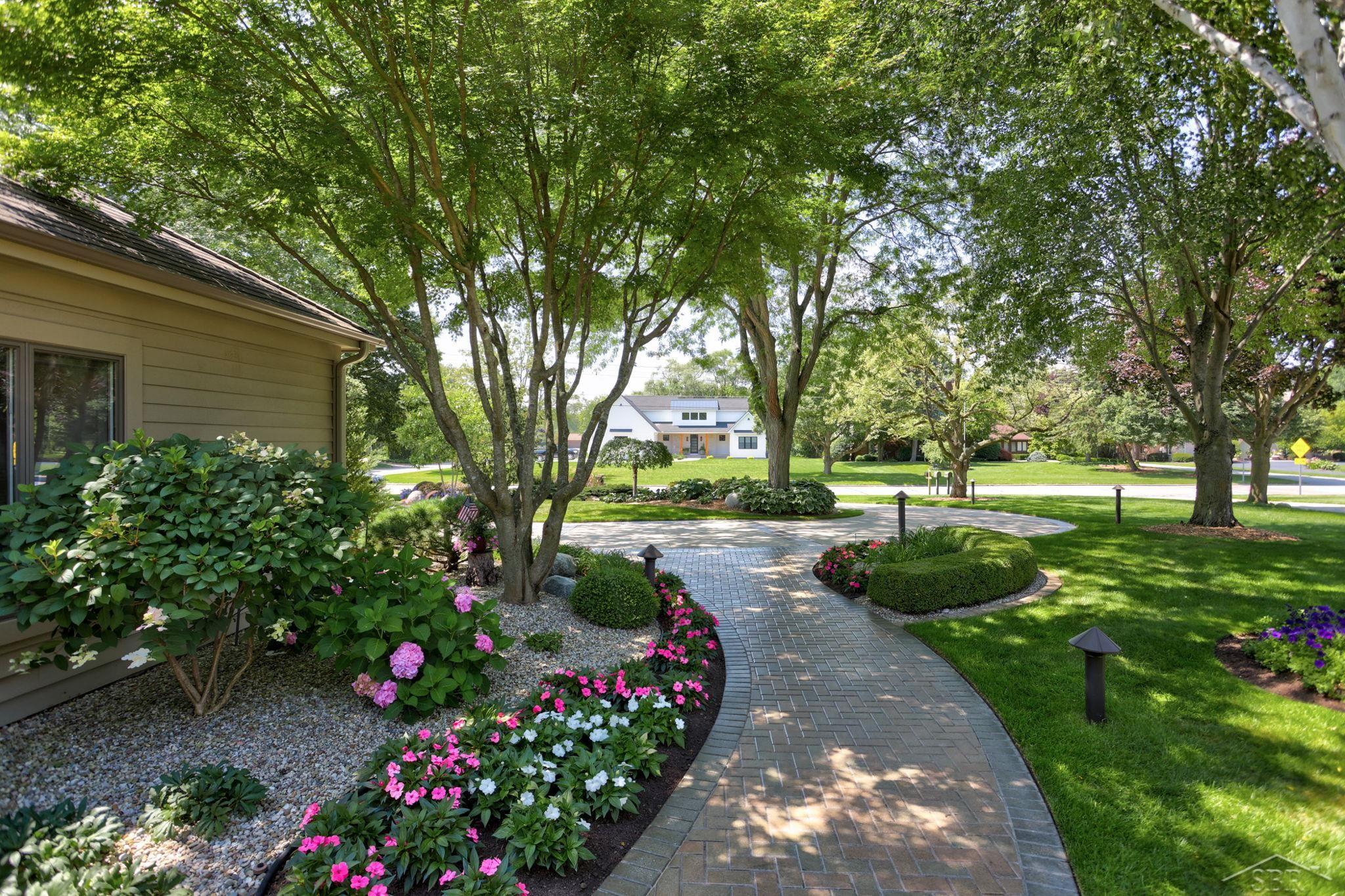 210 Golfview Drive Saginaw Charter Township MI 48638